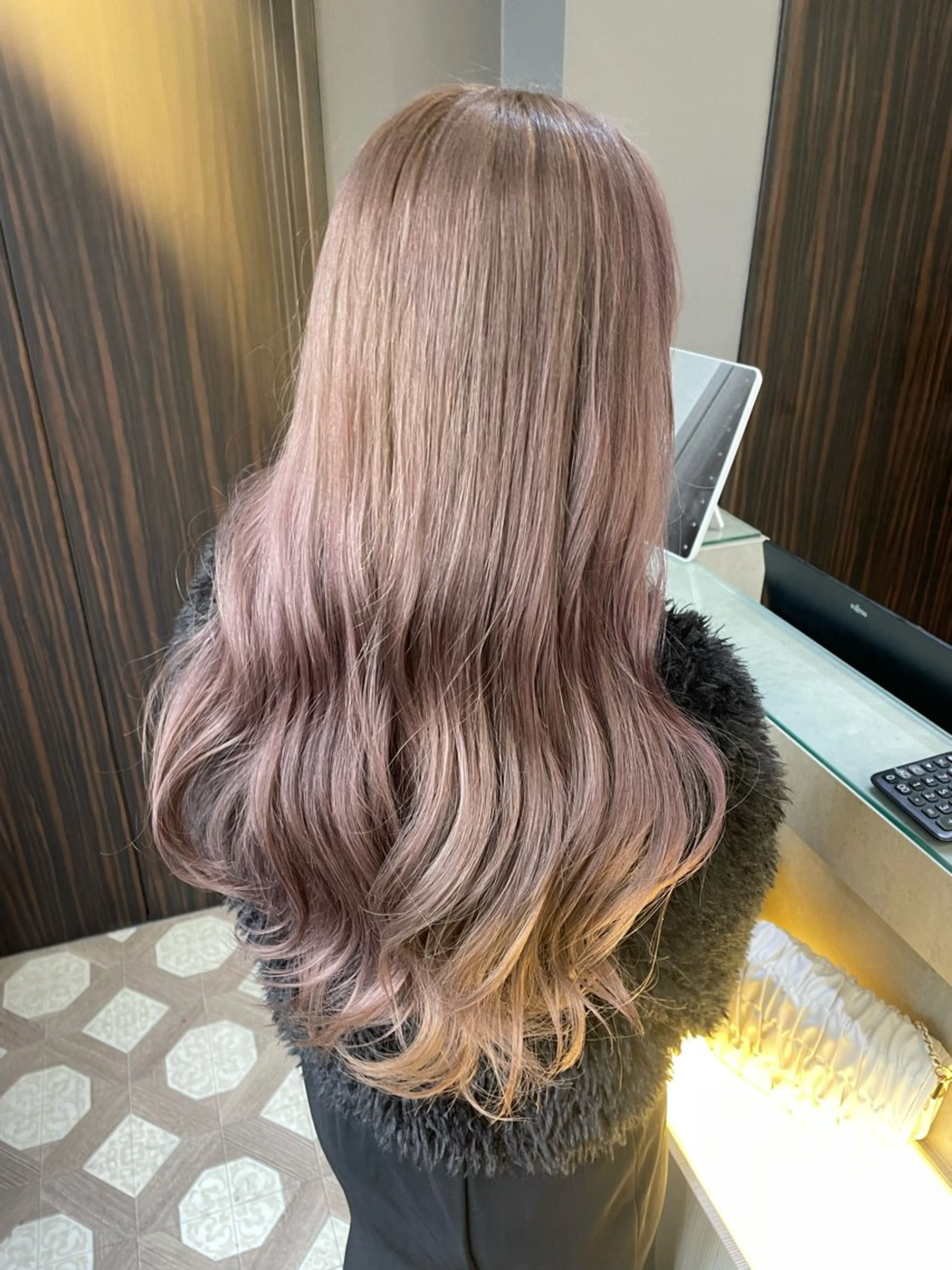 ロング ヘアカラー トリートメント ブリーチなしWカラー ヘアセット菜希のヘアスタイル