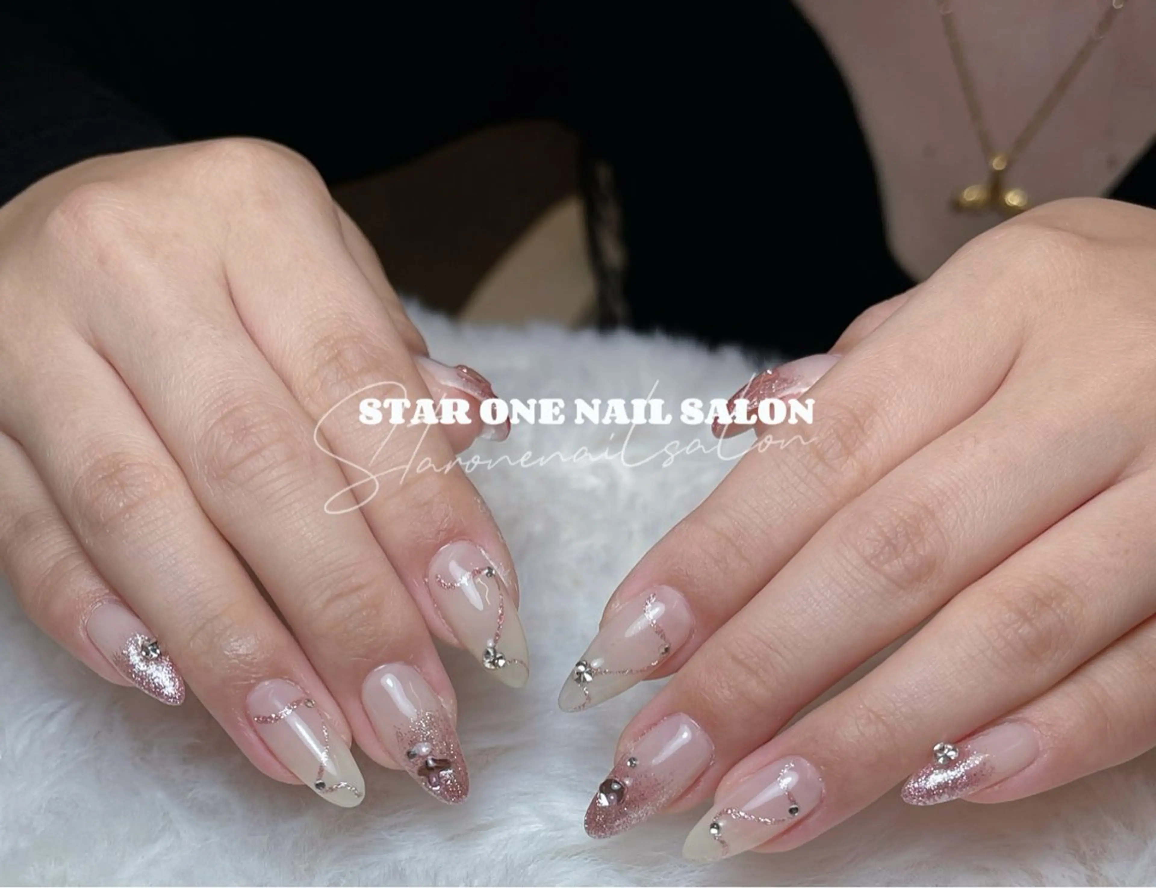 ネイル オーロラネイル チークネイル クリアネイル キラキラネイル 韓国ネイル ハンドネイル 星 あみのネイルデザイン