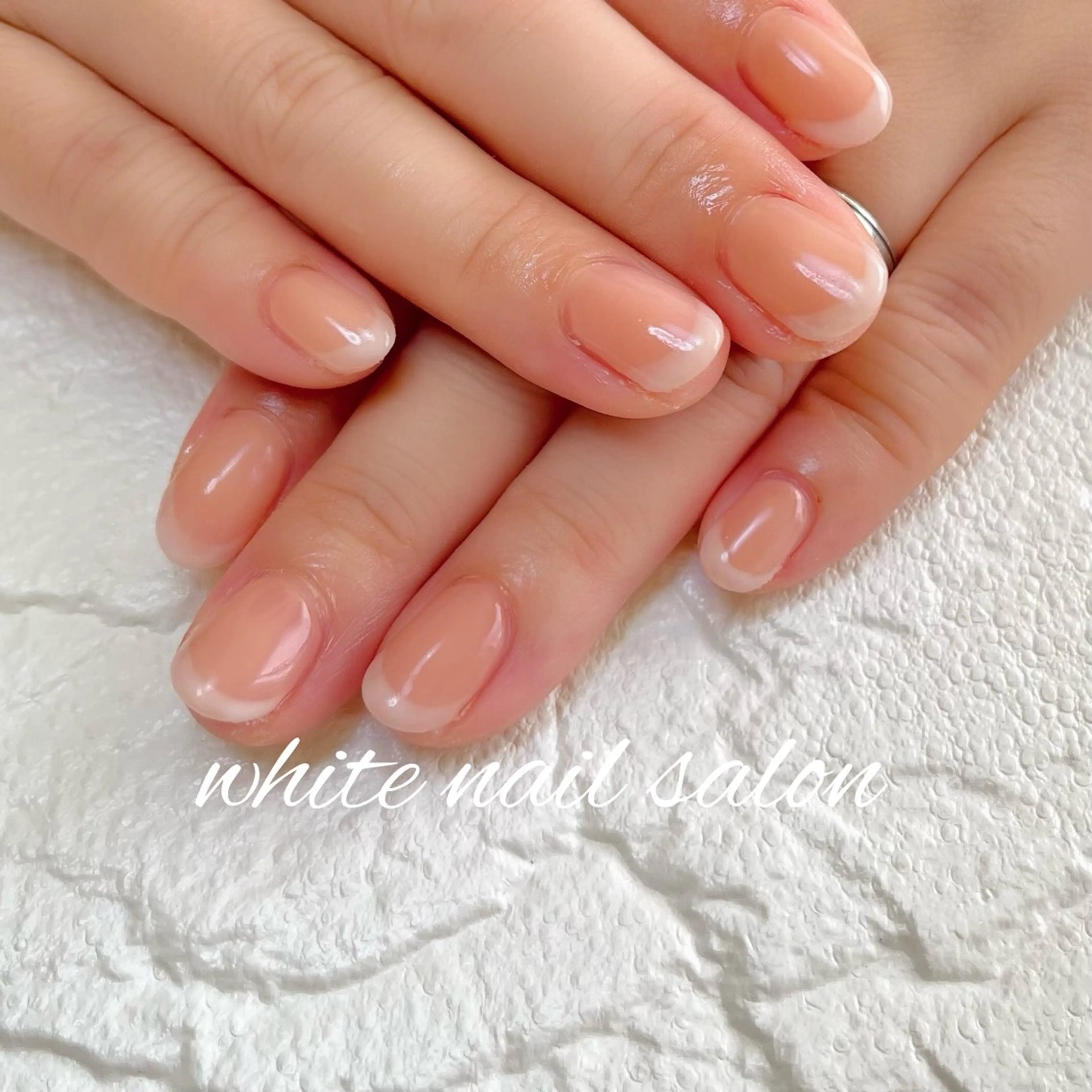 ネイル フレンチネイル ラメ(グリッター) 持ち込み ハンドネイル white nail salonのネイルデザイン