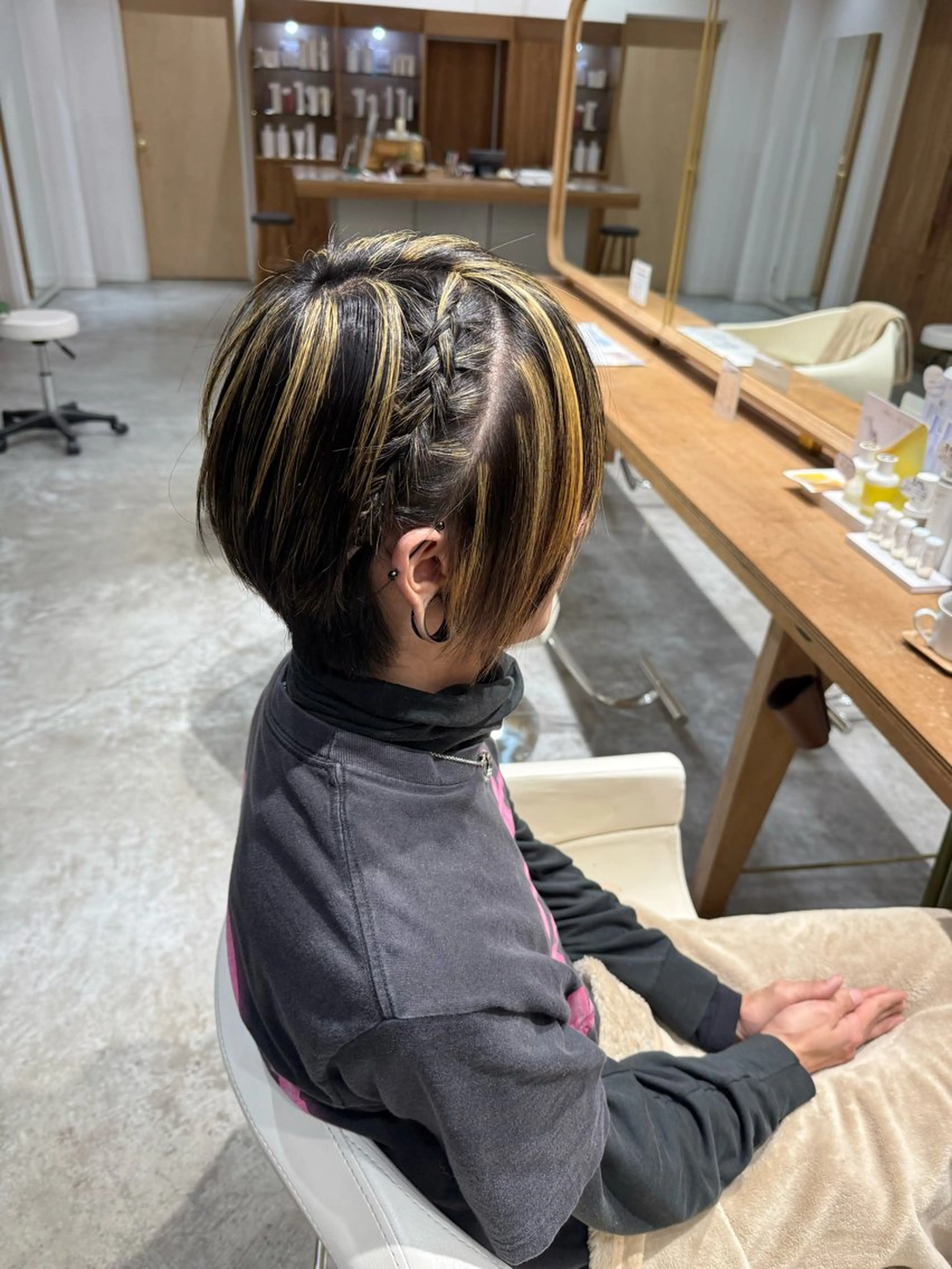 カラー メンズ メンズメッシュ 抜きっぱなしブロンド メッシュ カット ヘアカラー WATANABE MISAKIのヘアスタイル