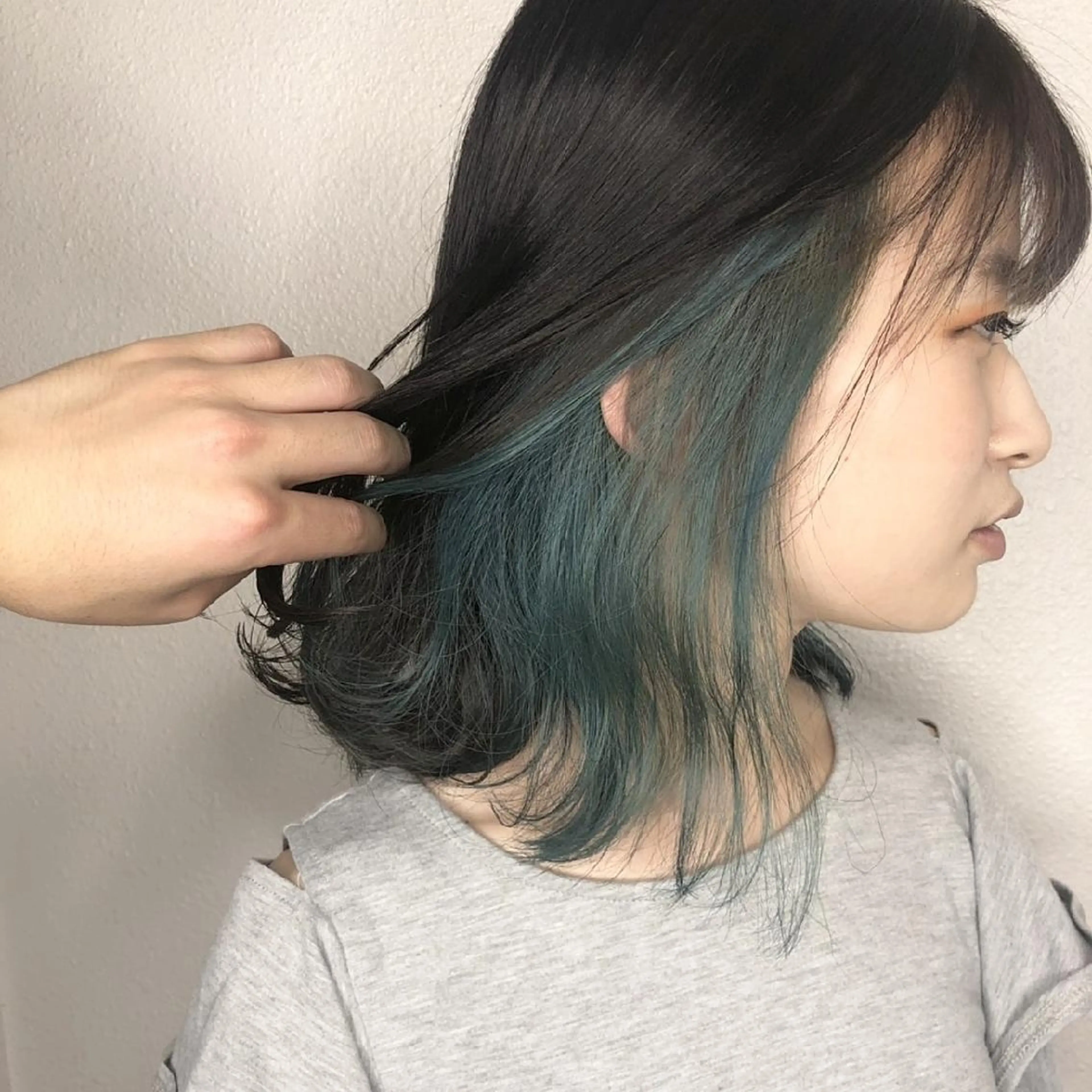 ミディアム カラー ヘアアレンジ エメラルドグリーン インナーカラー カット ヘアカラー トリートメント 竹内啓太 ボブのヘアスタイル