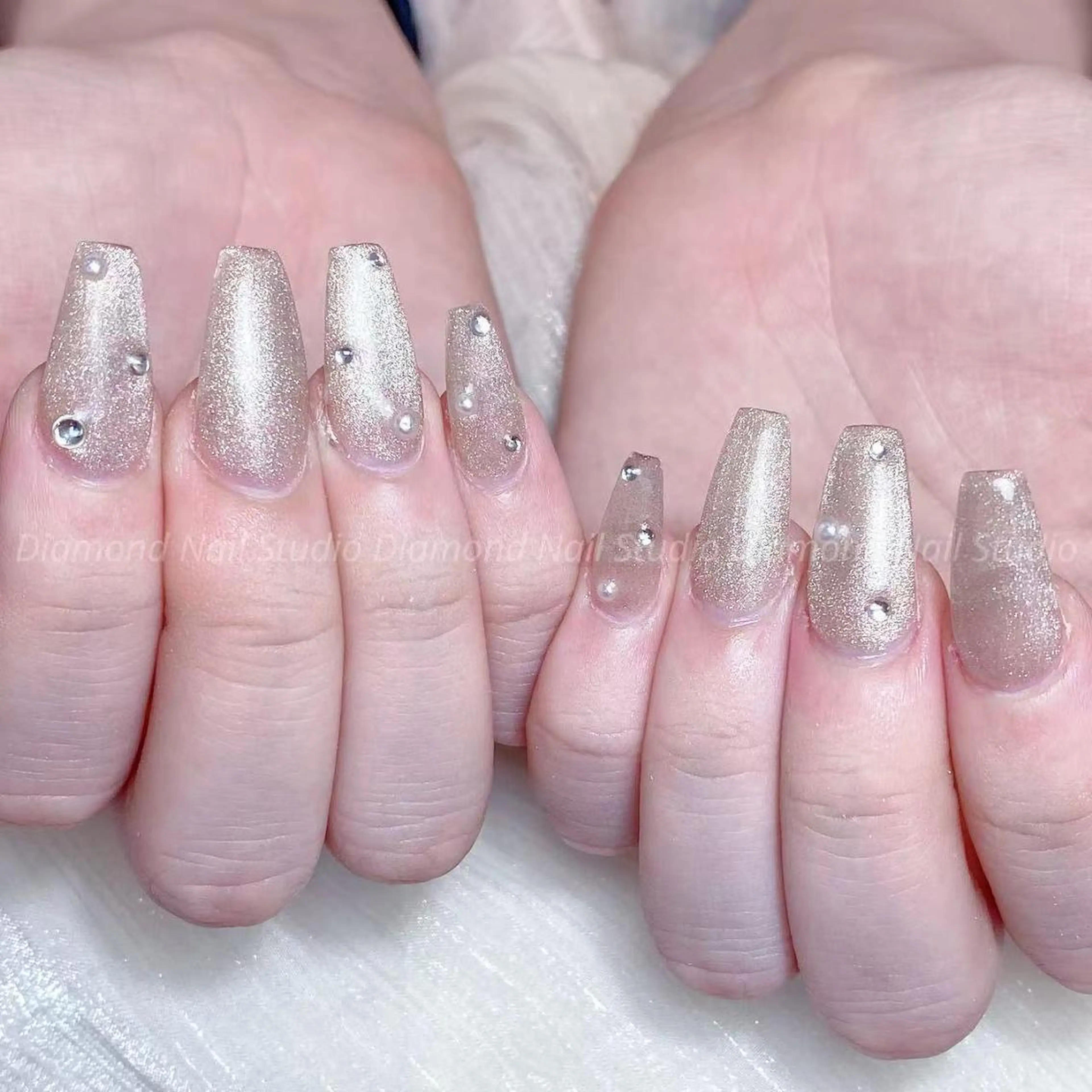 ネイル アートネイル オーロラネイル ガーリー キラキラネイル 韓国ネイル ハンドネイル ハンドケア Plenty 🚢のネイルデザイン