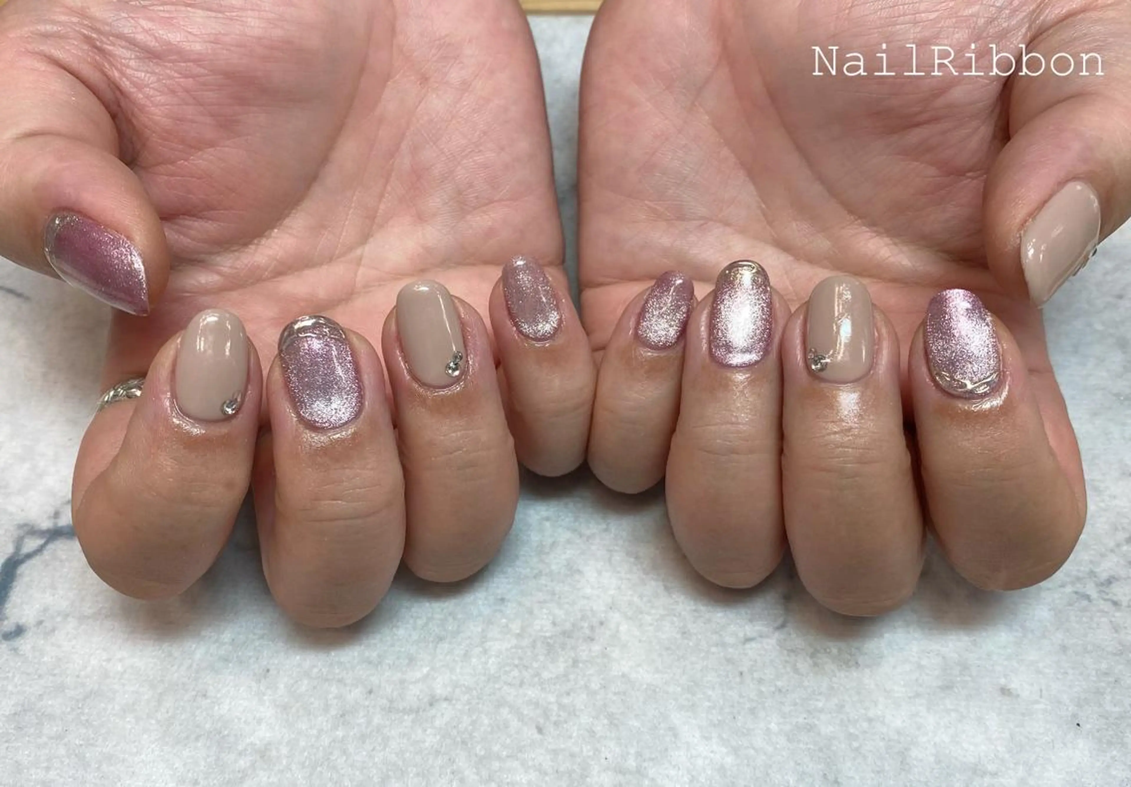 ネイル ネイルリボン 受付スタッフのネイルデザイン