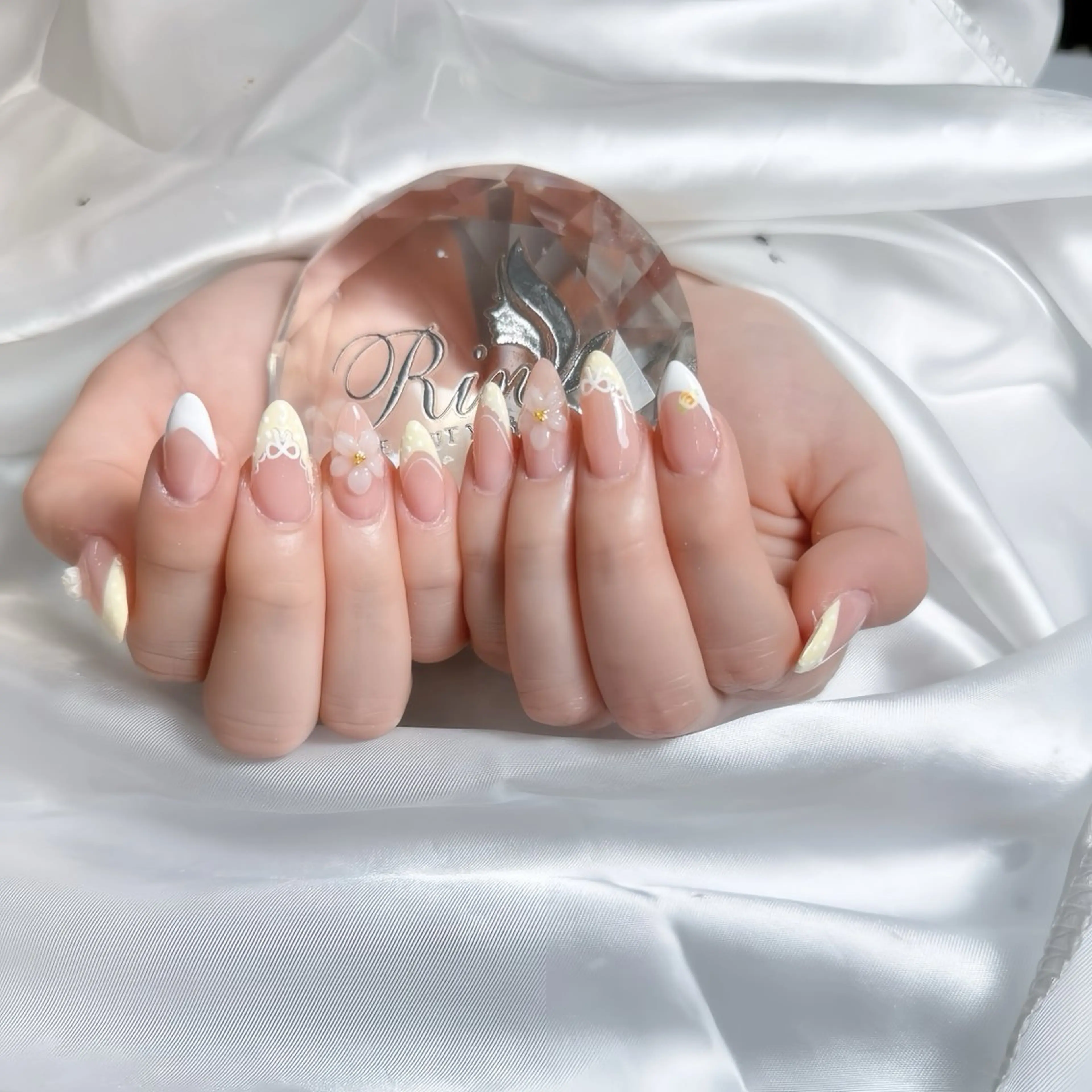 ネイル アートネイル チークネイル ジェルネイル ロングネイル マグネットネイル ハンドネイル Rin Nail 新大久保店のネイルデザイン