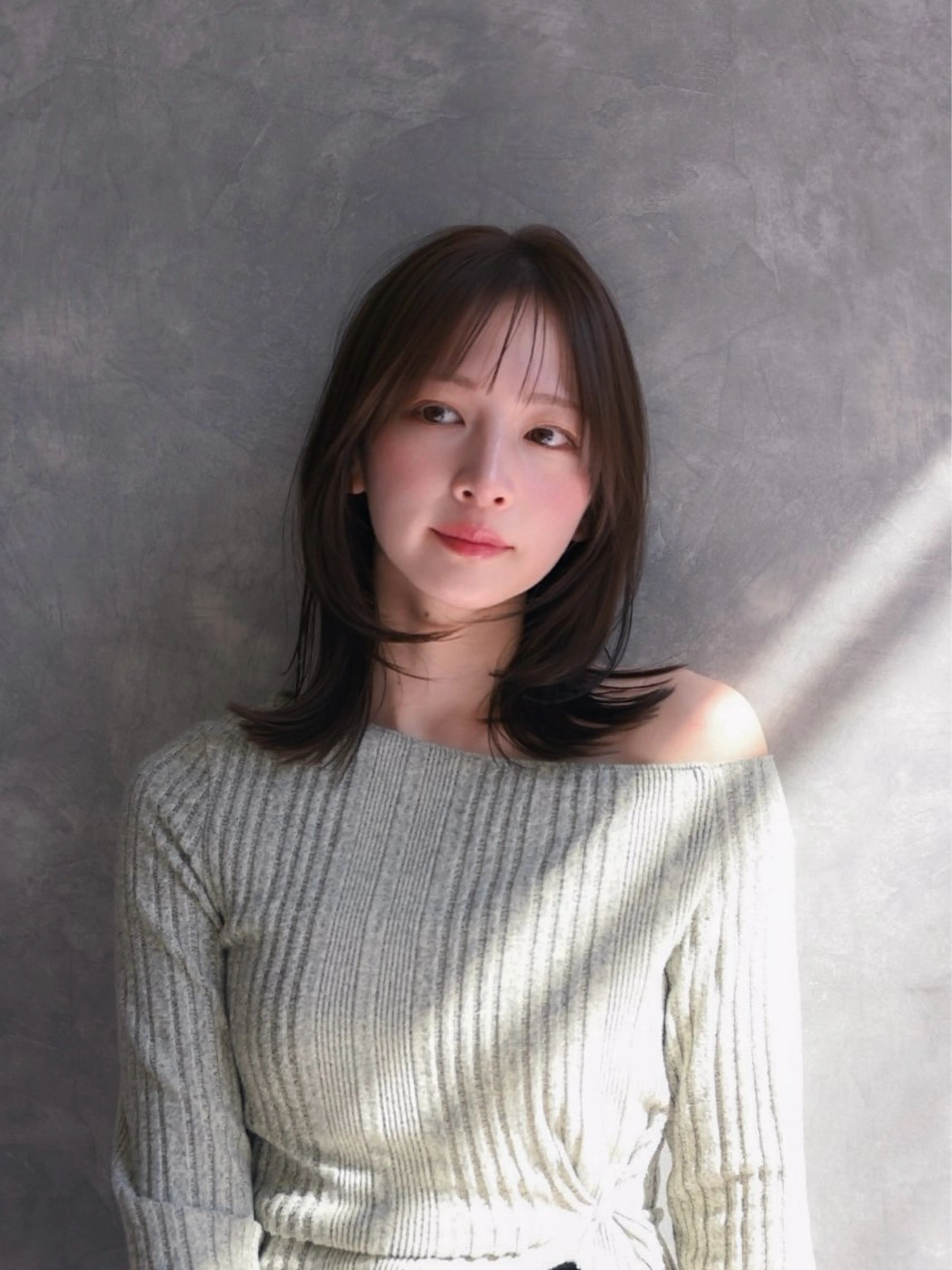 ミディアム カラー 透明感カラー レイヤーカット 垢抜け美容師✨/ えばらひではるのヘアスタイル