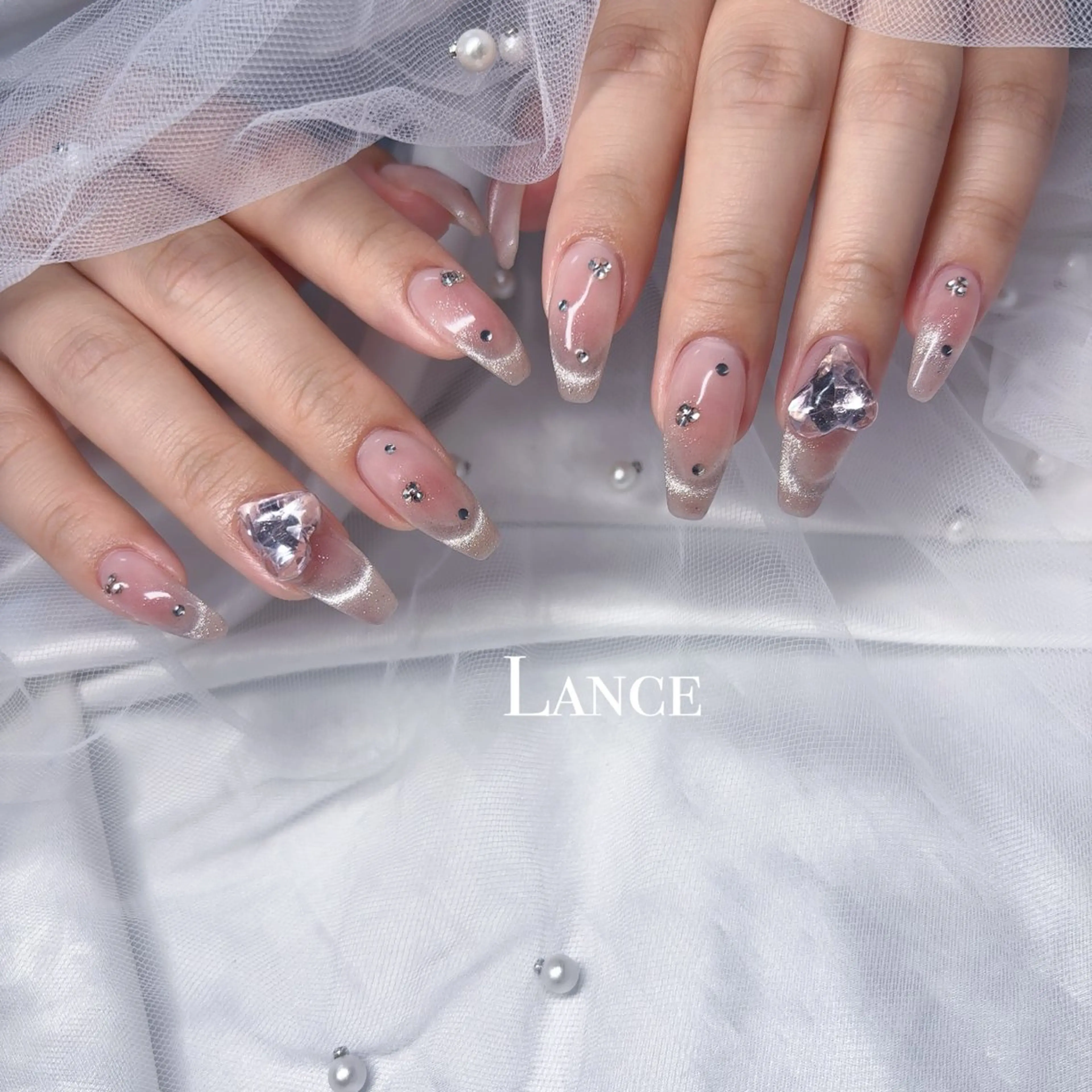 ネイル オーロラネイル キラキラネイル 韓国ネイル 春ネイル ワンホンネイル ハンドネイル Lance nailのネイルデザイン
