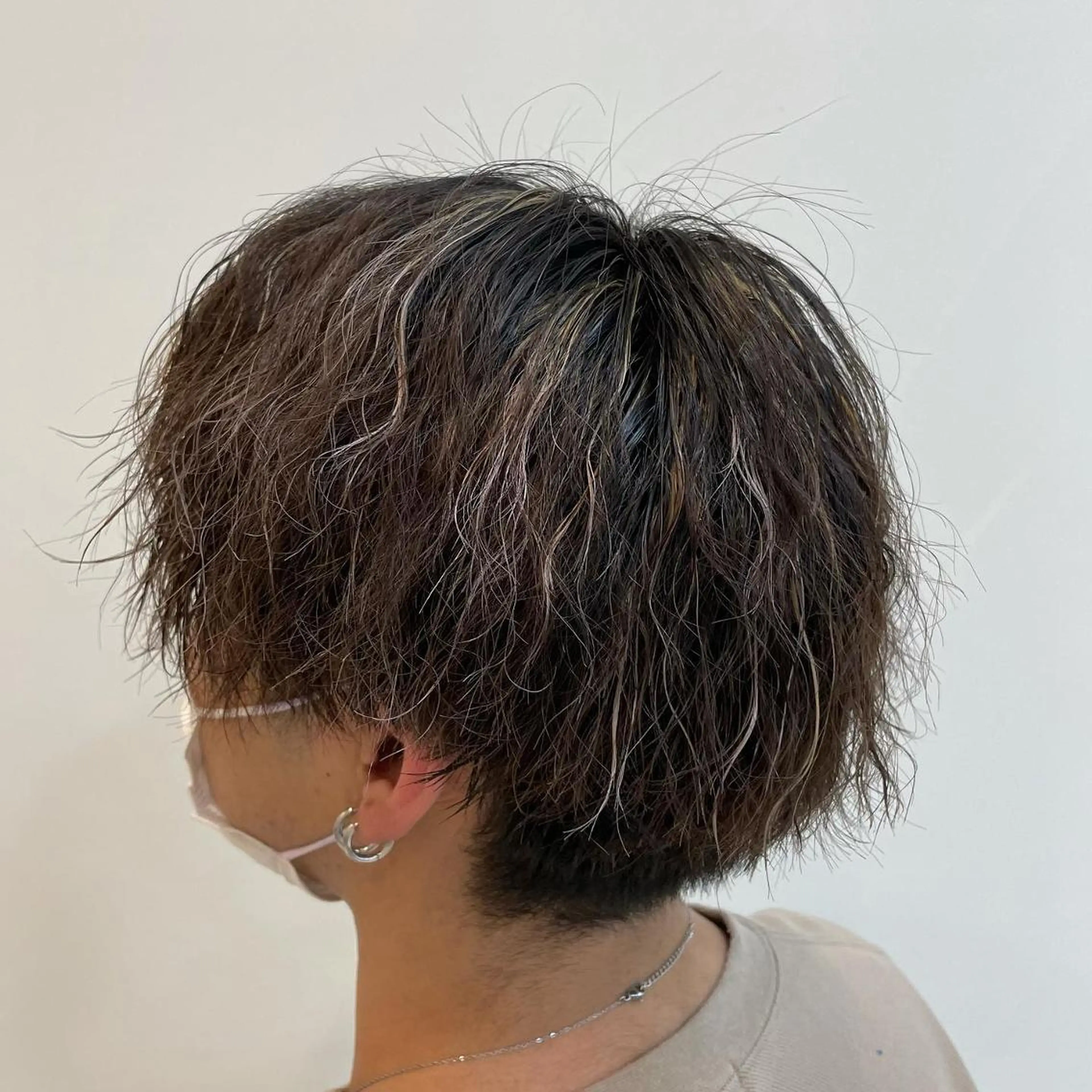 ミディアム カラー パーマ ヘアアレンジ メンズ キッズ マツエク・マツパ メンズハイライト メンズメッシュ デザインカラー ハイライトカラー メッシュ sara 荒井店のヘアスタイル
