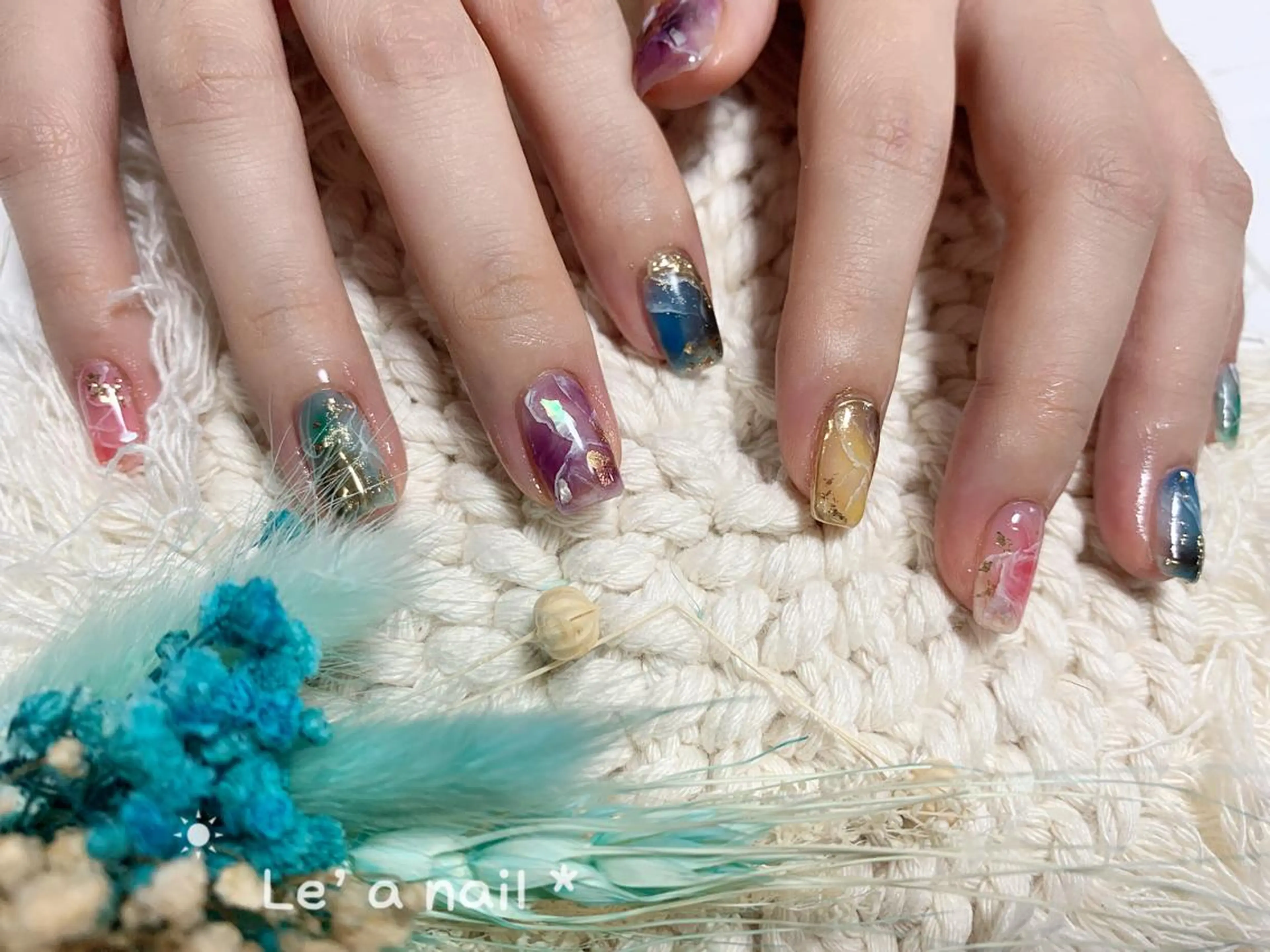 ショート カラー ネイル Le’a NailSalonのネイルデザイン