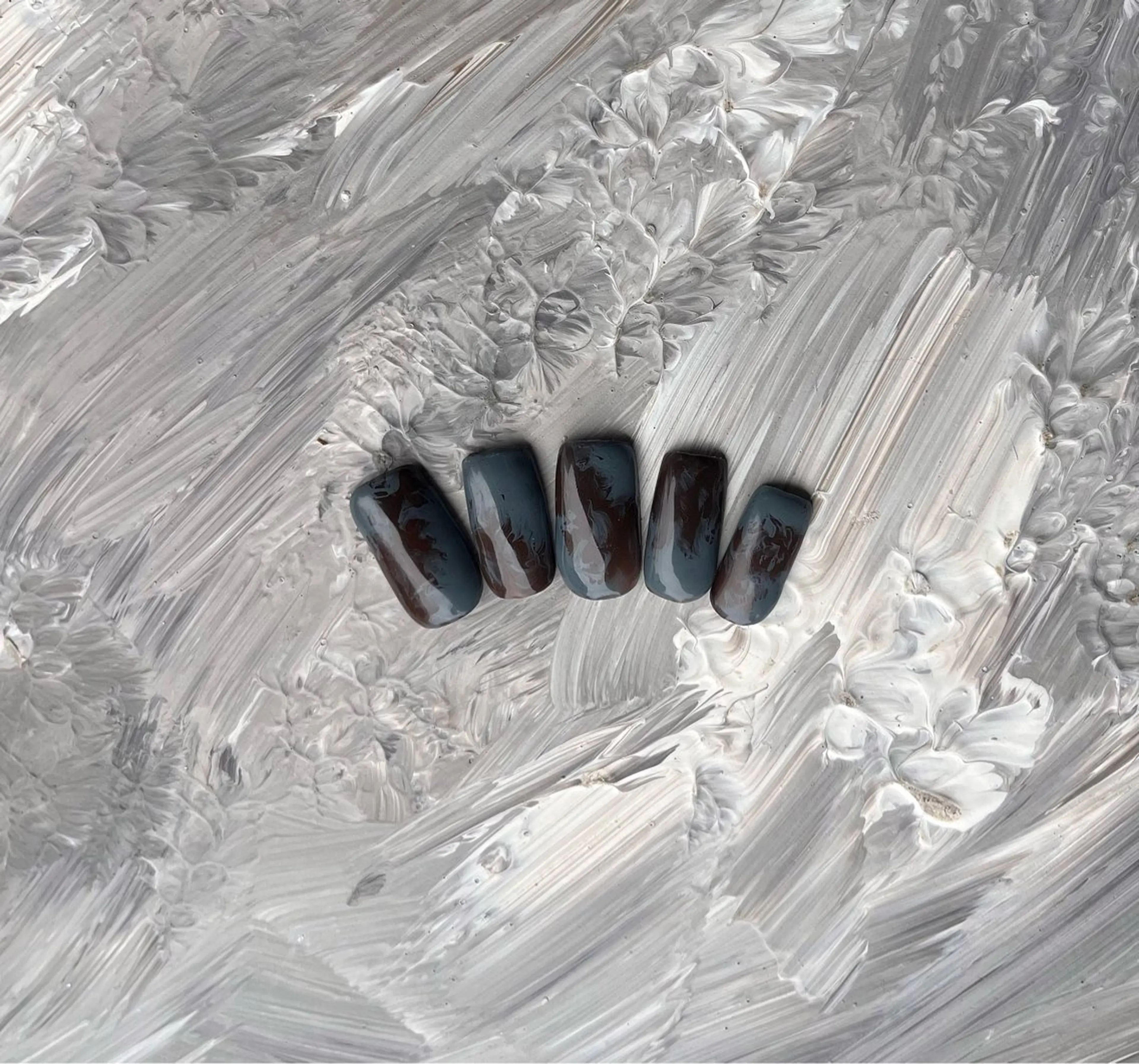 ネイル ハンドネイル ハンドケア 羽兼 楓夏の眉毛・アイブロウイメージ