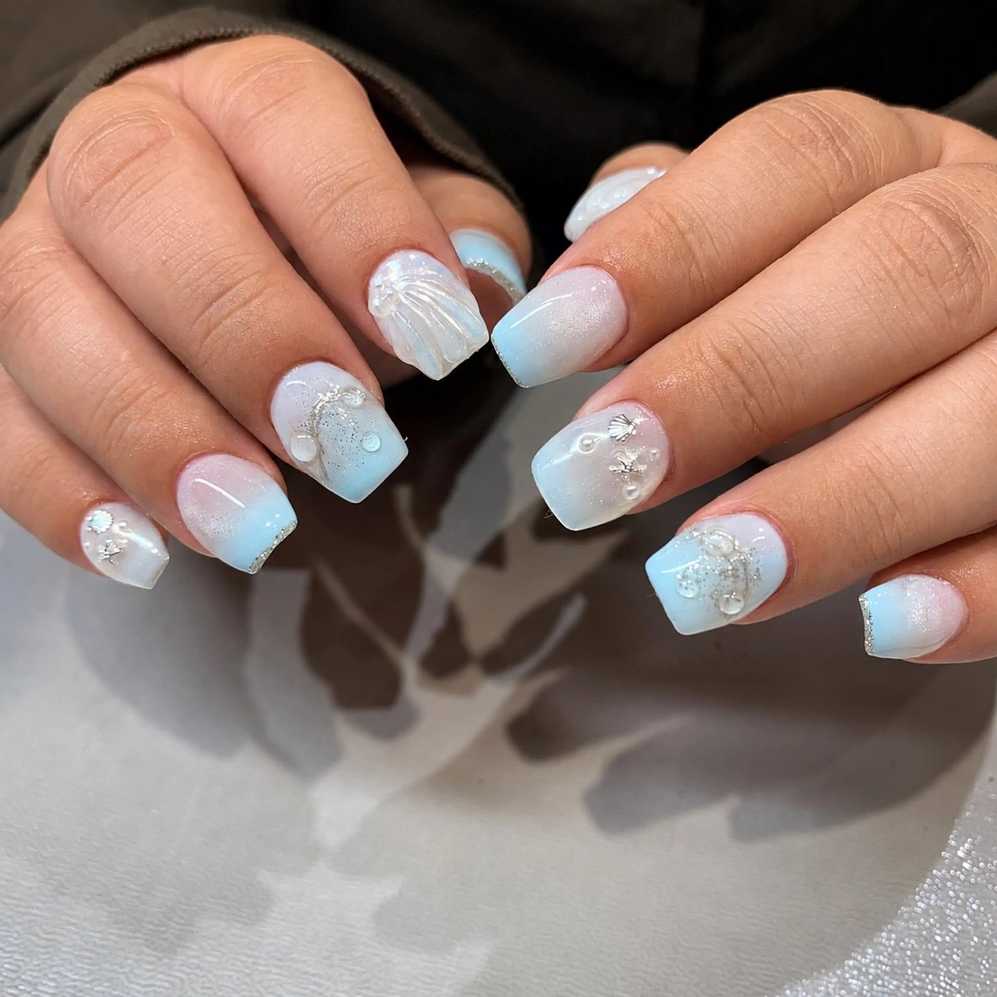 ネイル オーロラネイル 持ち込み nailAVANCE akariのネイルデザイン