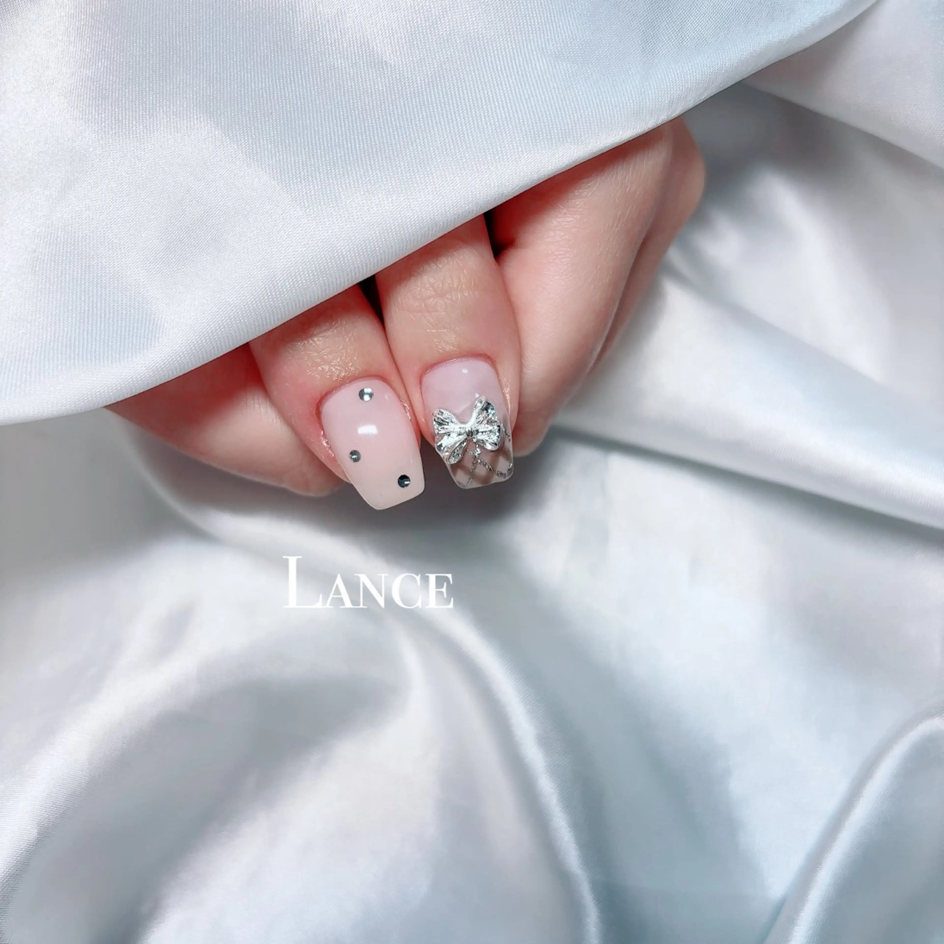 ネイル キラキラネイル 韓国ネイル 冬ネイル クリスマス Lance nailのネイルデザイン