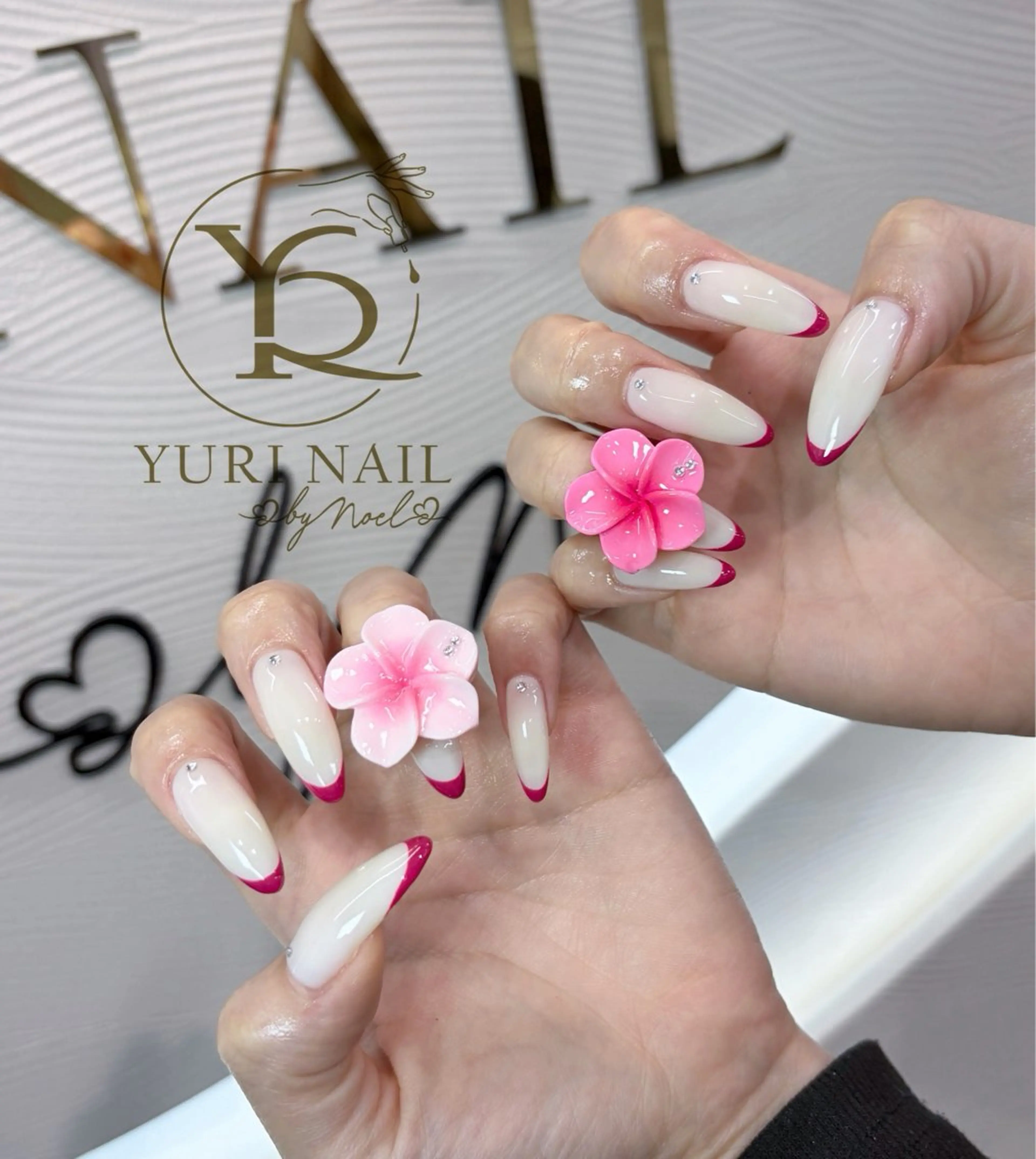 ネイル ハンドネイル フットネイル ハンドケア YURI Nail NARITAのネイルデザイン