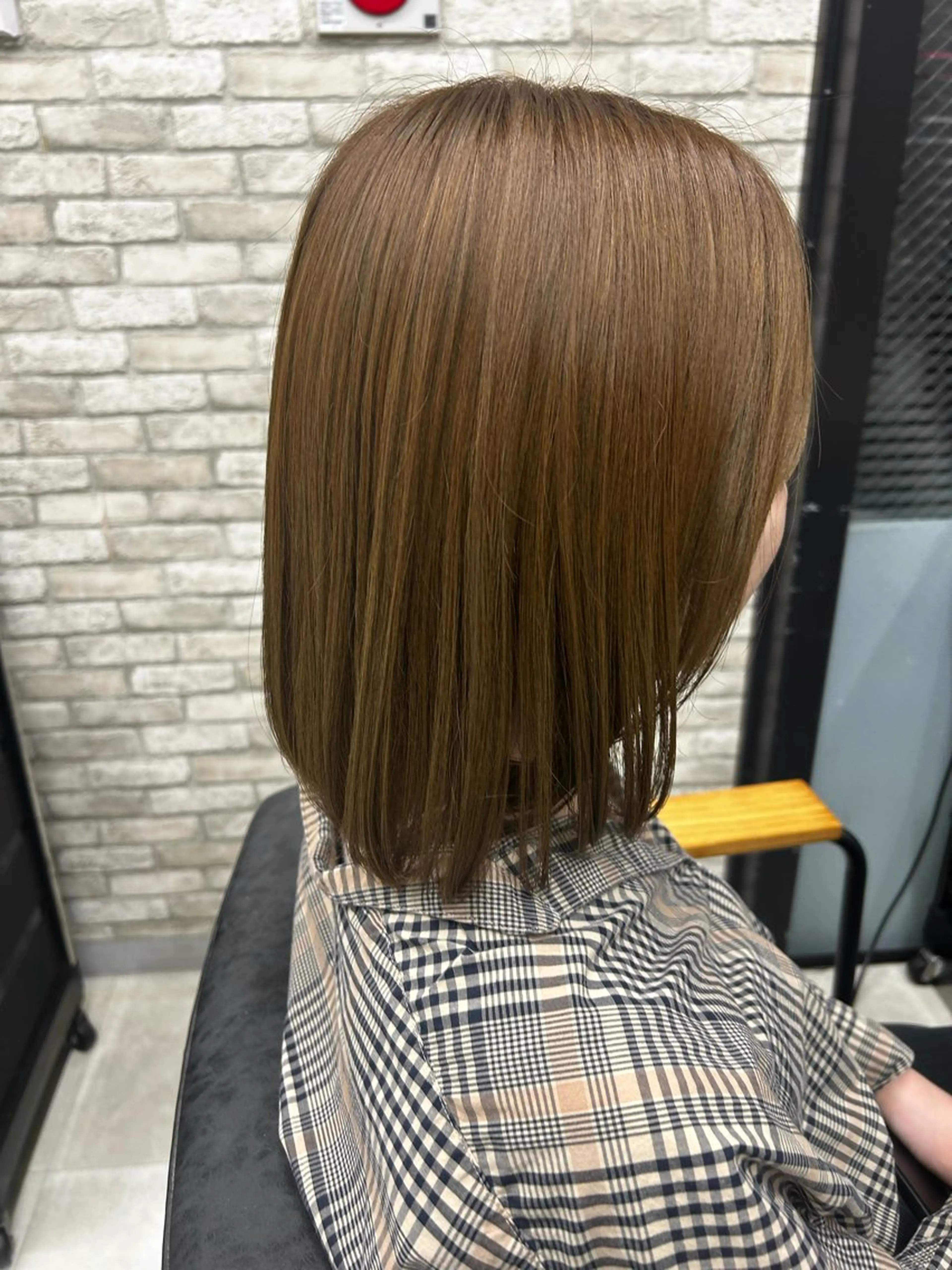 ミディアム カラー ブリーチ ブリーチなしカラー 小野寺 舞のヘアスタイル