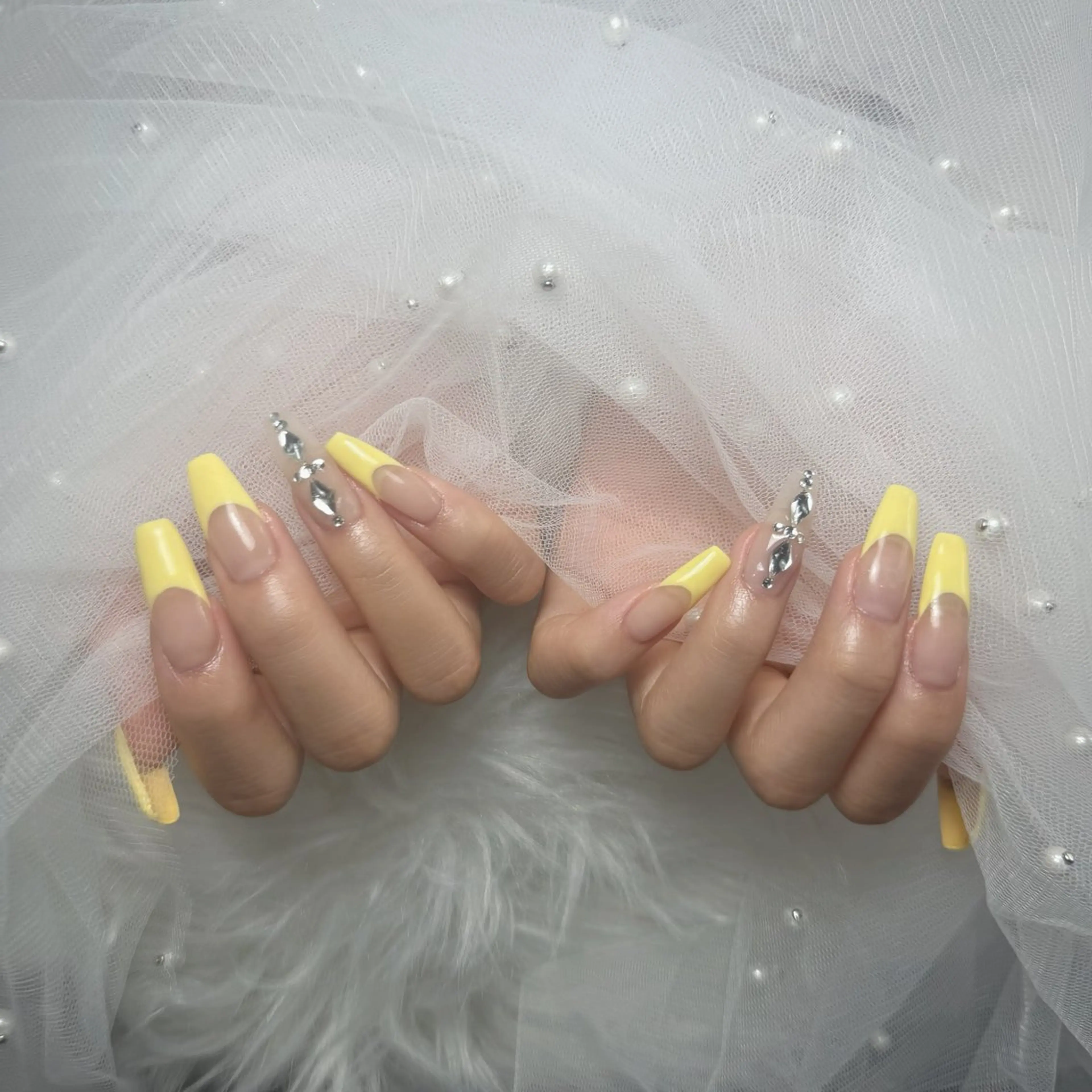 ネイル フレンチネイル 春ネイル 黄色 岸 麗佳のネイルデザイン