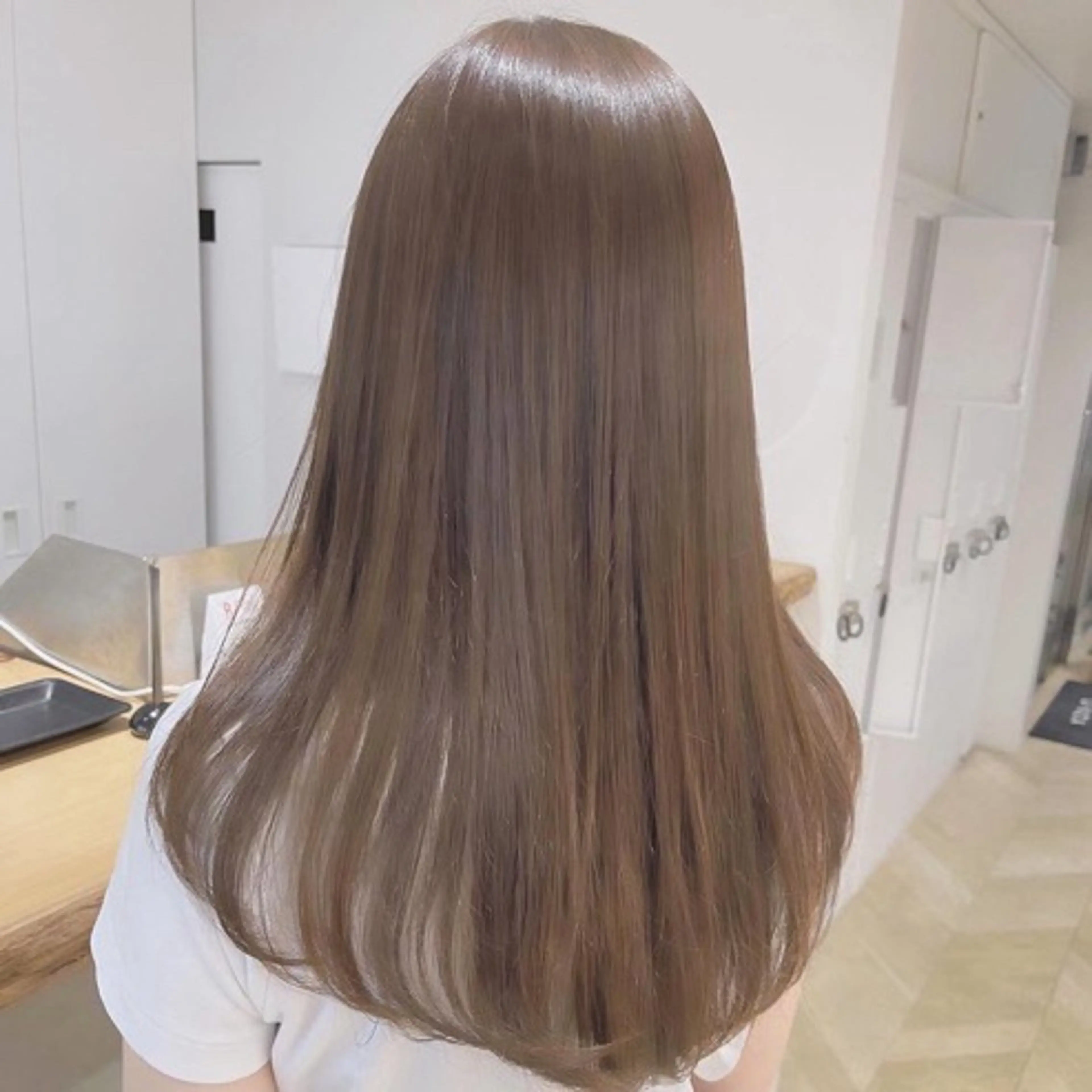 カラー ヘアカラー トリートメント 江藤 かえでのヘアスタイル