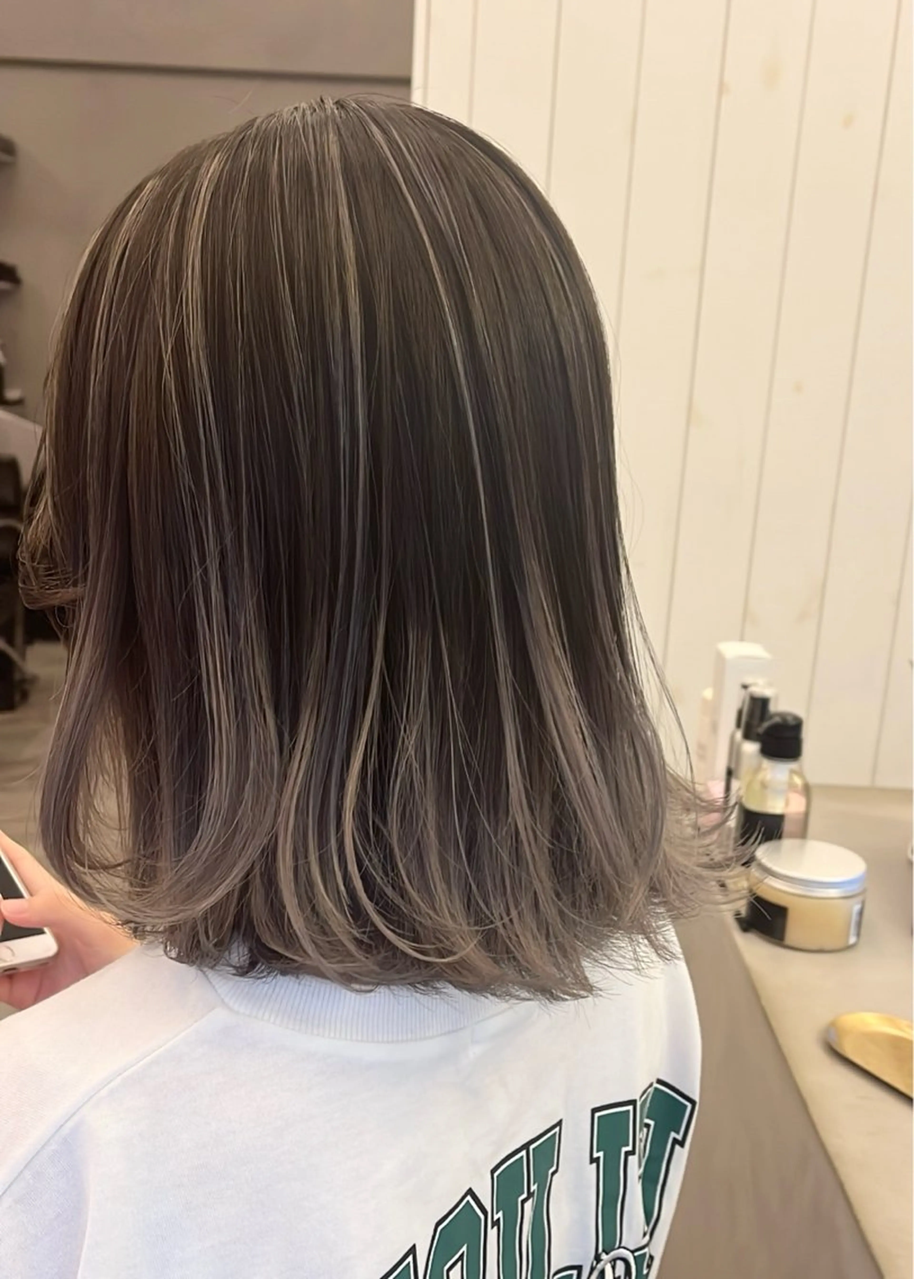 バレイヤージュ　デザインブリーチ＋ワンカラーの写真