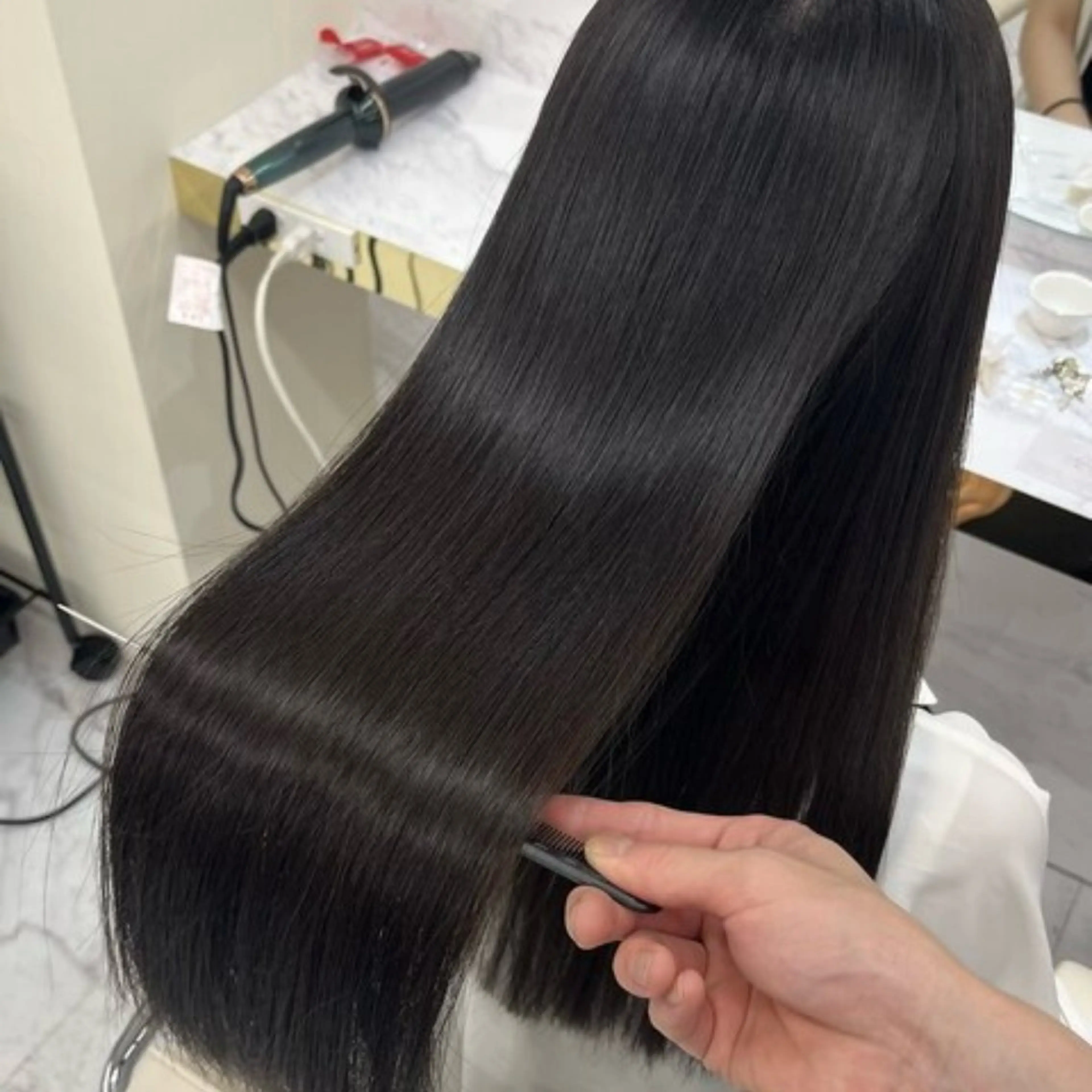 ロング ボブ 顔周りカット 髪質改善 韓国風ヘア レイヤーカット 縮毛矯正 CHAINON CENTREのヘアスタイル