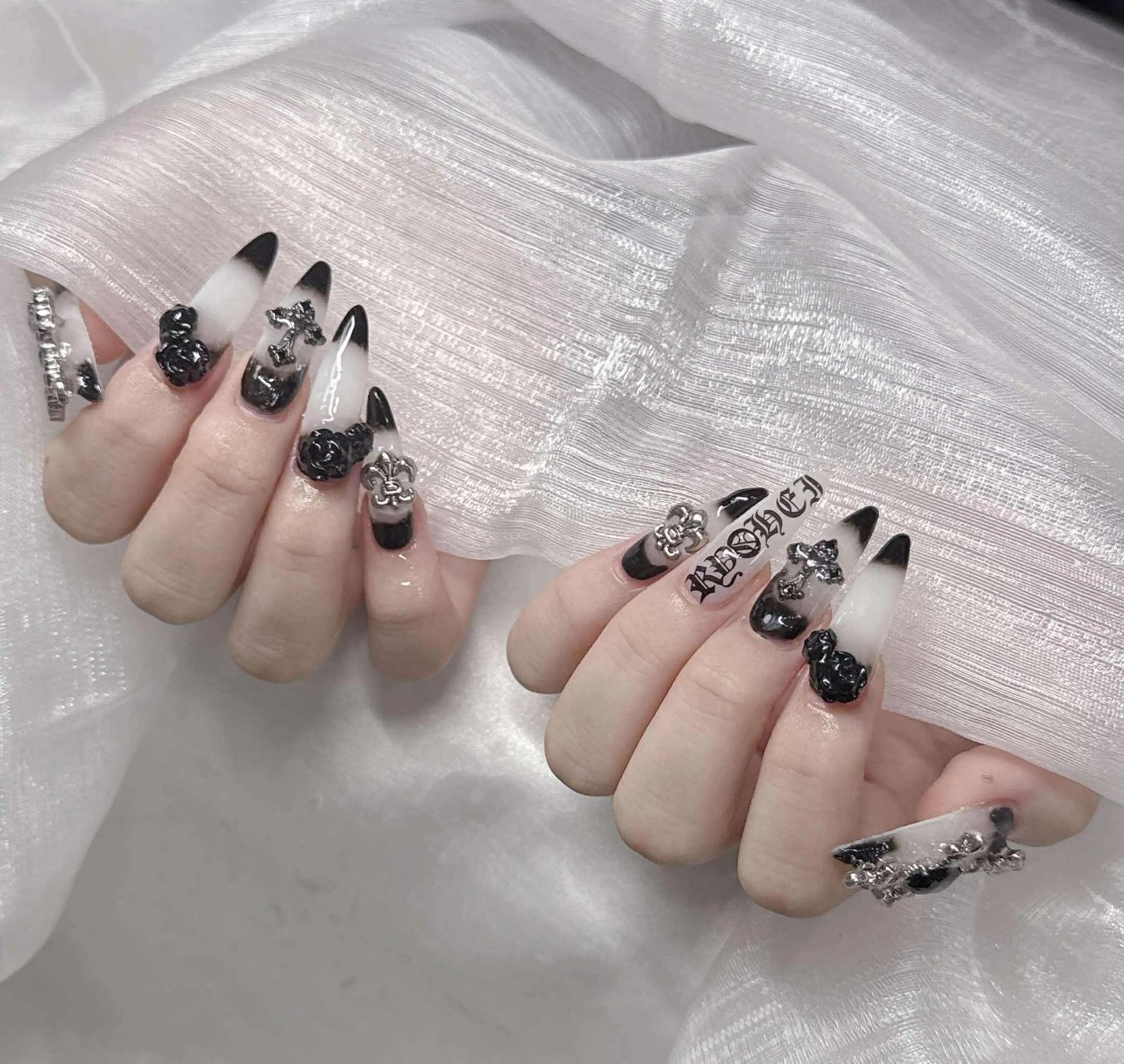 ネイル 長さ出し グラデーション 卒業式 キラキラネイル マグネットネイル ハンドネイル Lee Nailsのネイルデザイン