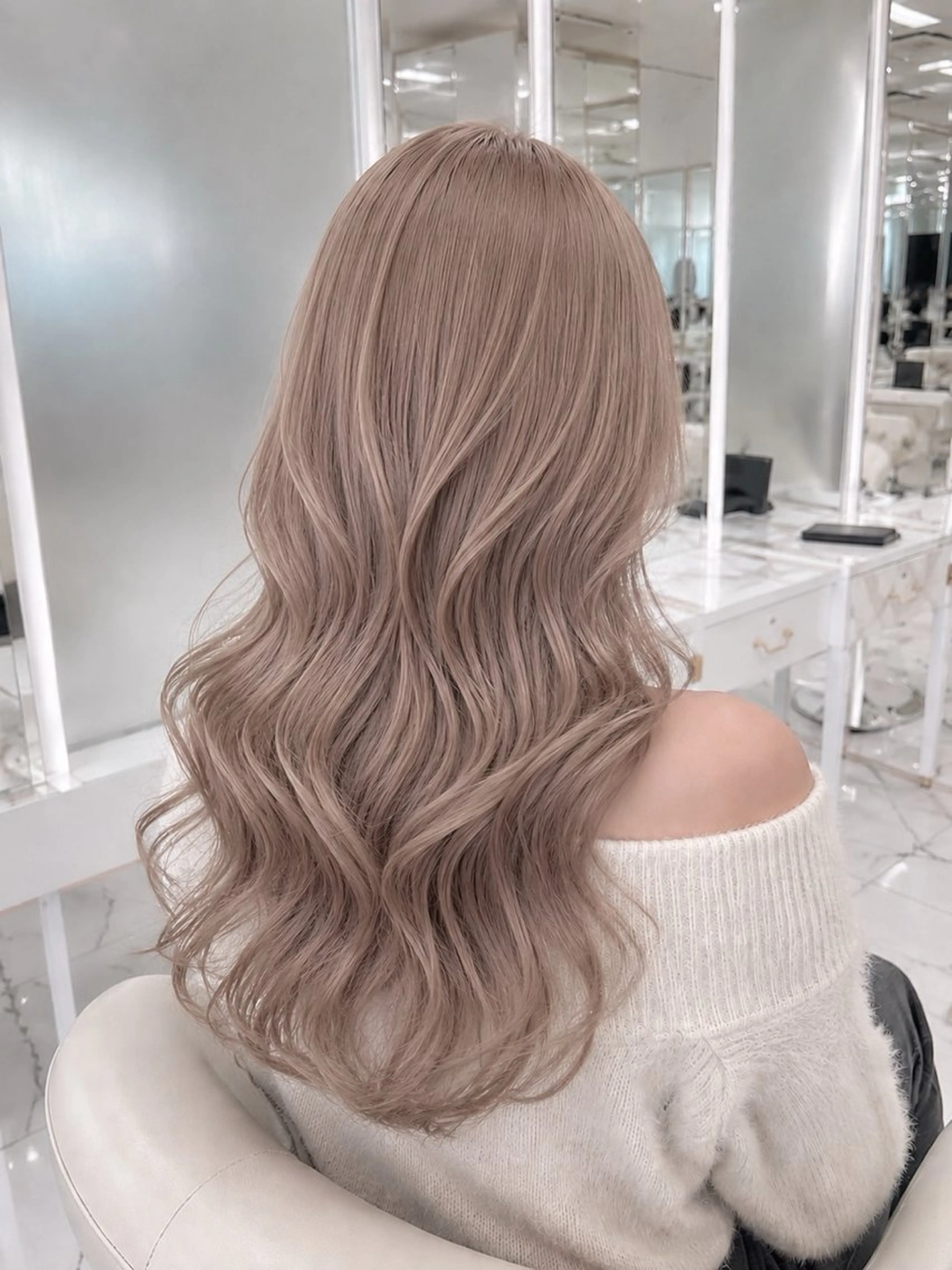ロング ブリーチカラー COA YUZUのヘアスタイル
