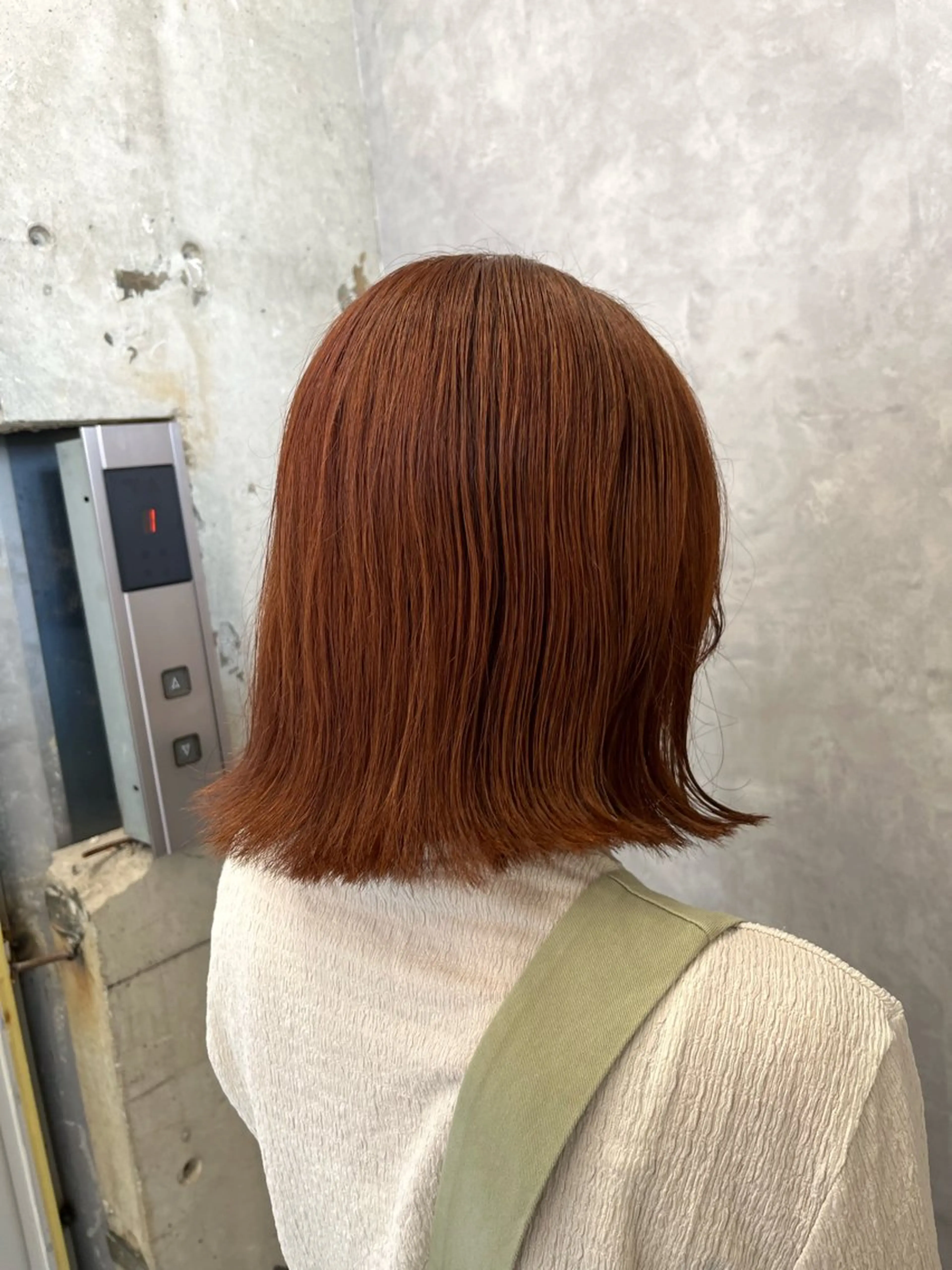 ミディアム オレンジブラウン 外ハネヘア カット ヘアカラー トリートメント yuri🌼 NUMBER 天王寺のヘアスタイル