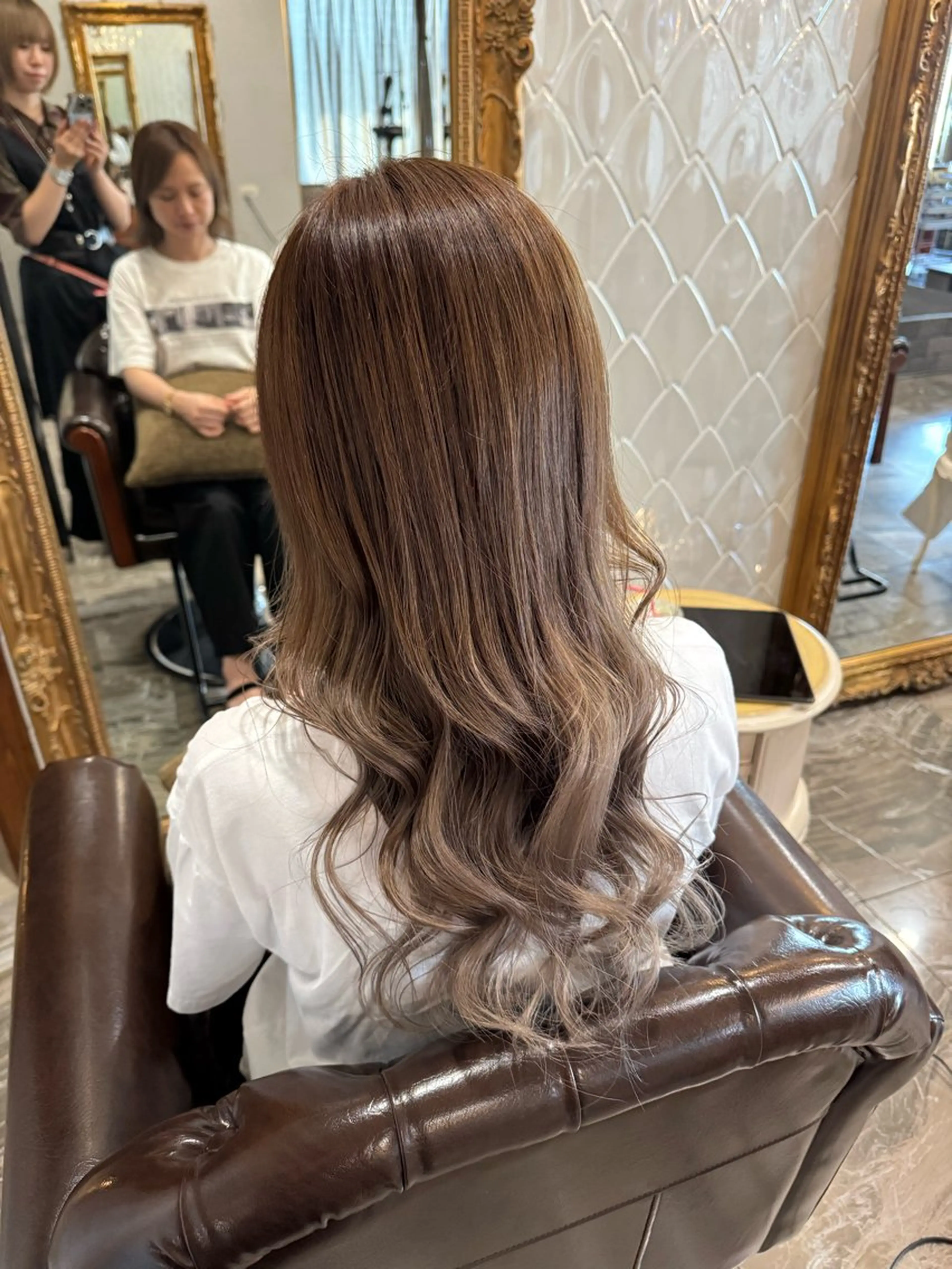 ロング 鈴木 彩女のヘアスタイル