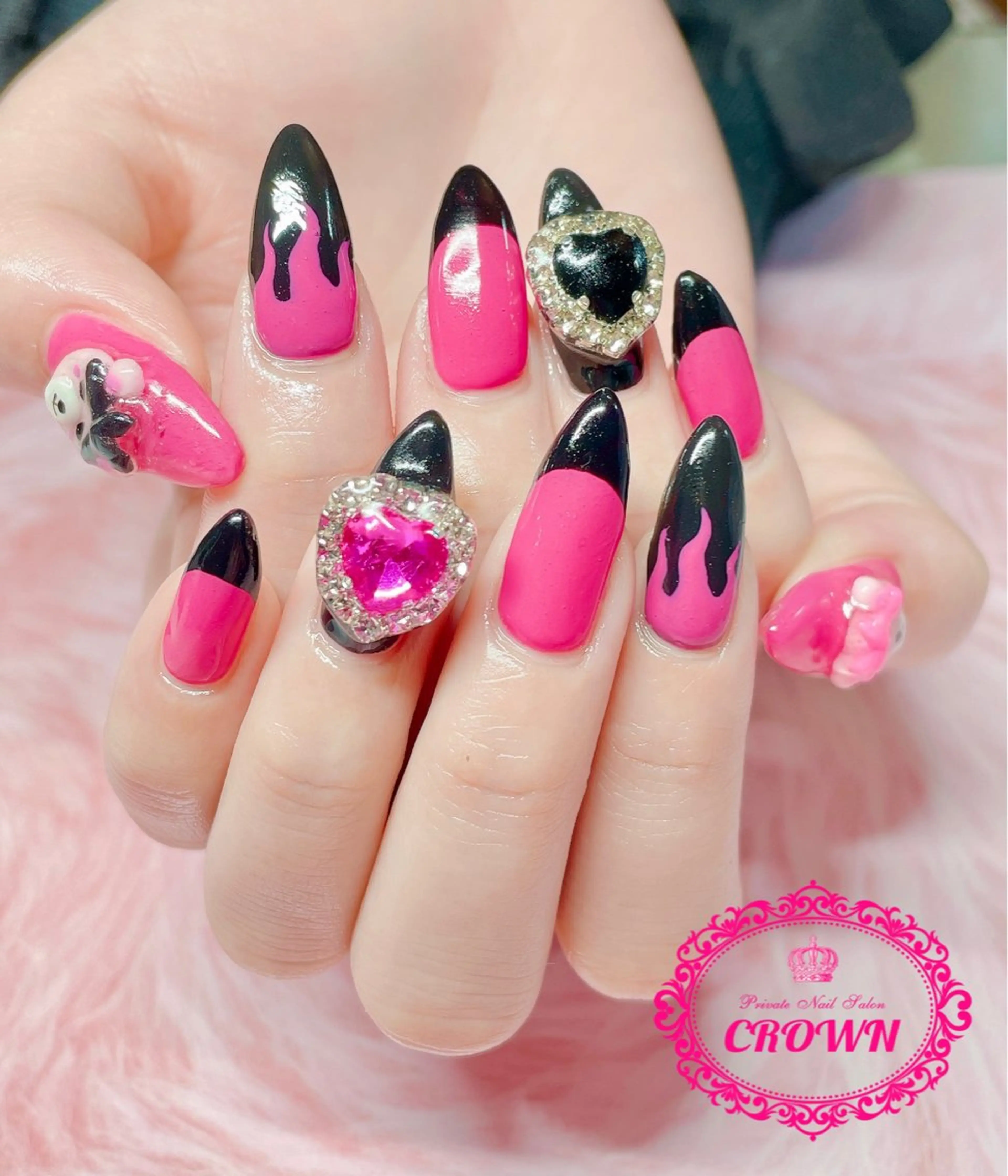 ネイル CROWN プライベートサロンのネイルデザイン