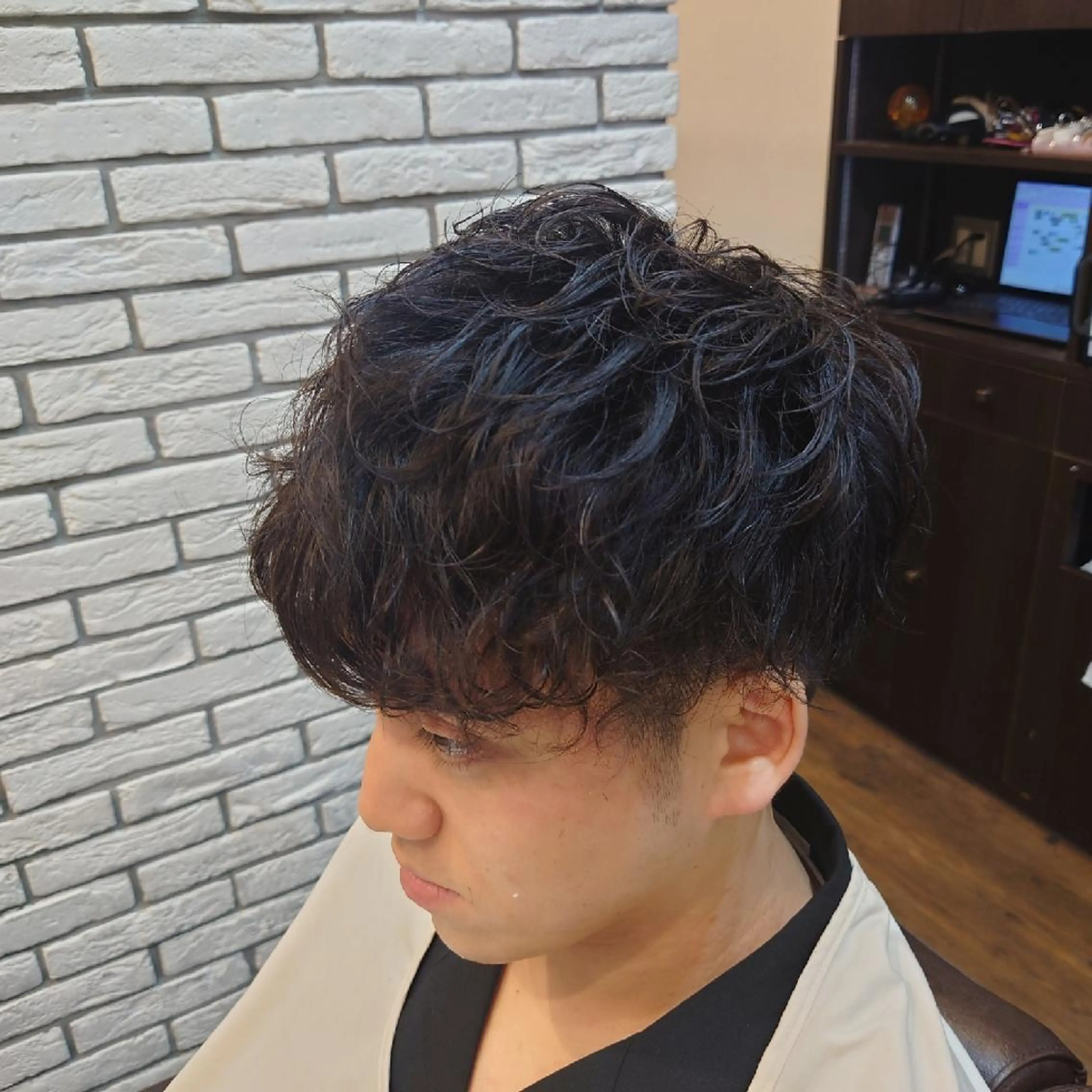 ミディアム パーマ メンズ マッシュ 刈り上げ カット パーマ BARBER/ 髪質改善/南慎也のヘアスタイル
