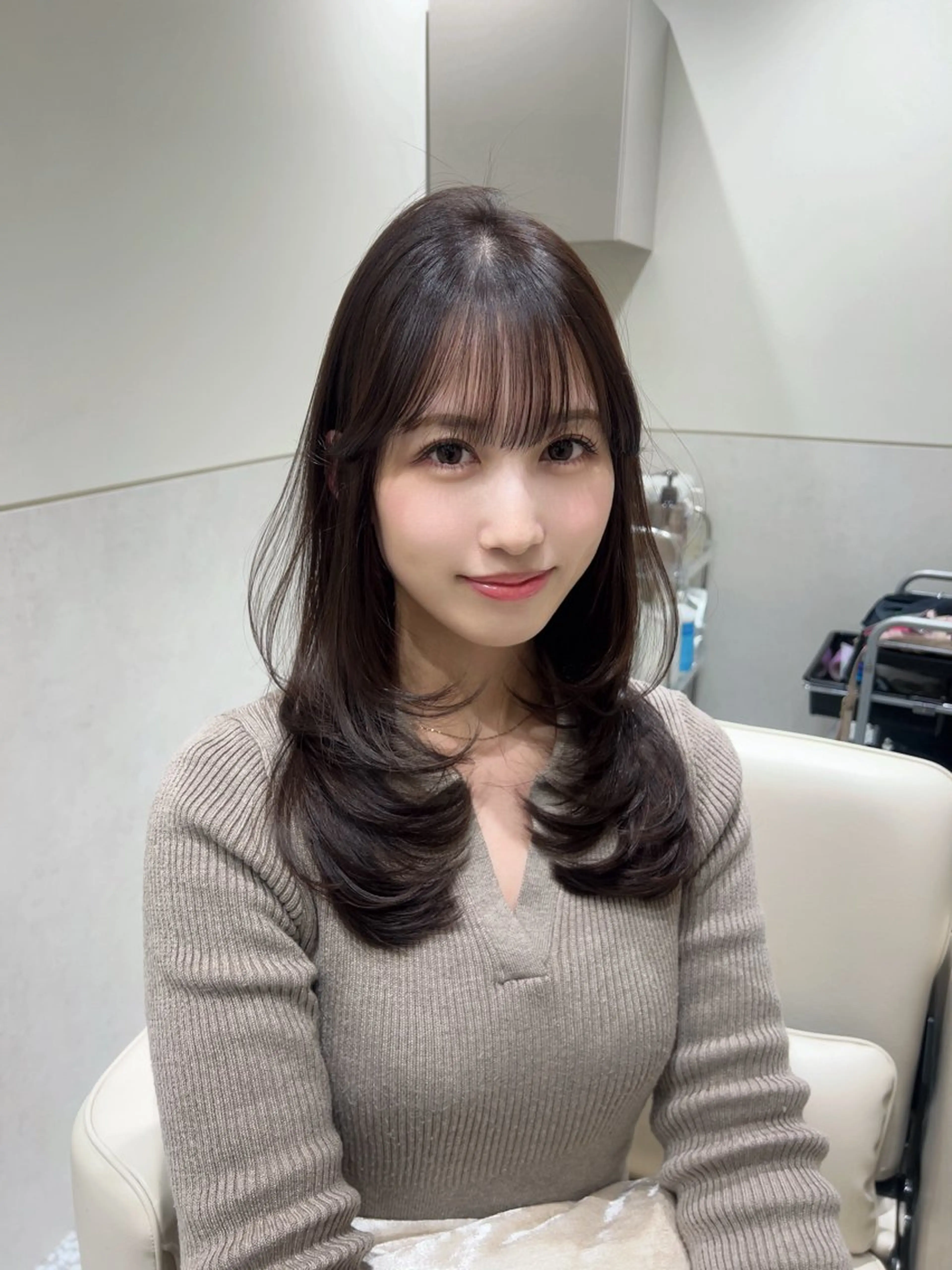 ミディアム カラー ブラウンカラー ダークブラウン レイヤーカット カット ヘアカラー トリートメント 🩷韓国ヘア/ヨシン モリ🩷Maikaのヘアスタイル