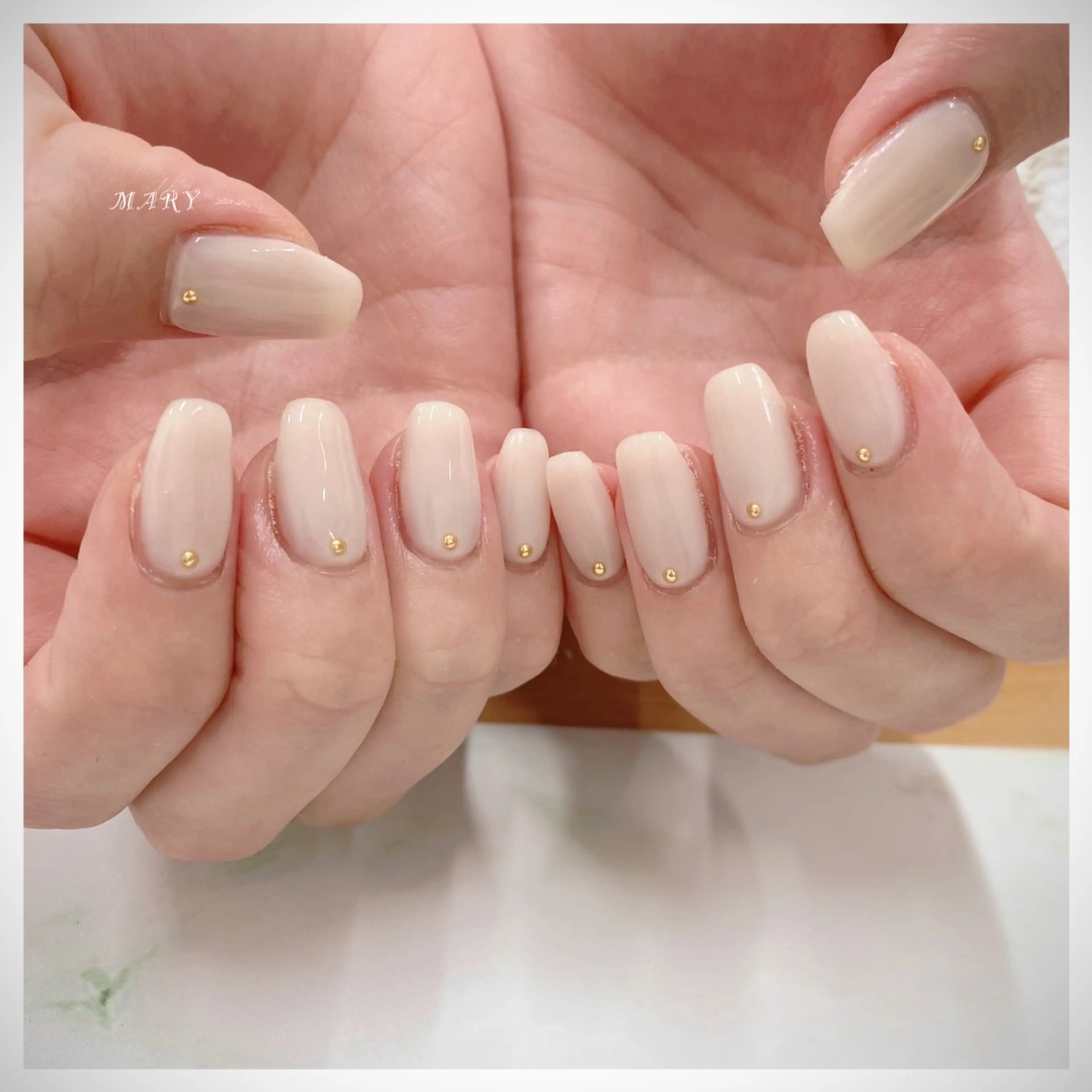 ネイル ニュアンスネイル オフィスネイル ワンカラーネイル ホワイト ハンドネイル Mary nail .narumiのネイルデザイン