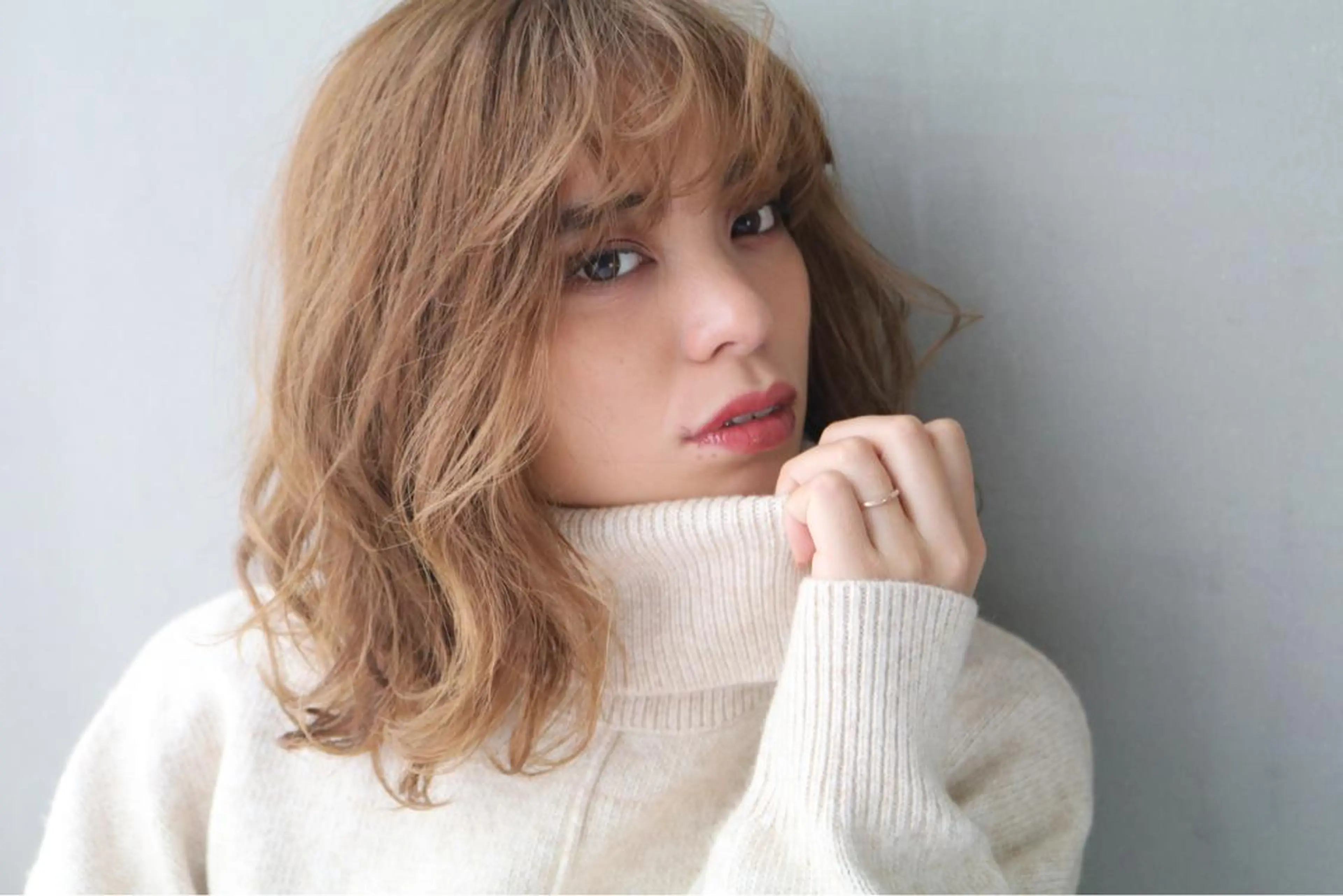 ミディアム カラー ブリーチ ハイトーンカラー ブリーチなしカラー ボブ ウルフレイヤーカット /チヒロのヘアスタイル