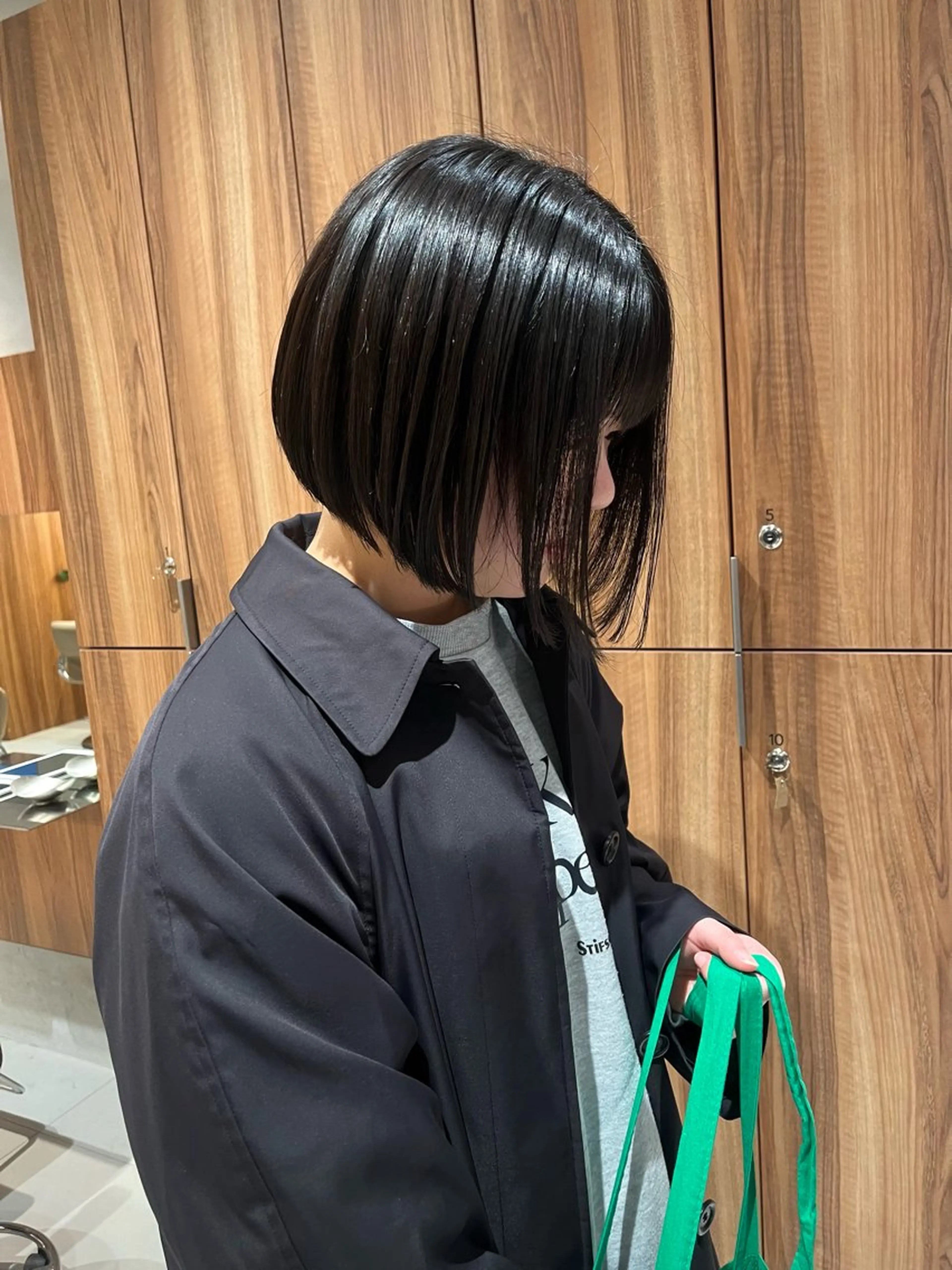 ミディアム ショート⌇艶カラー ⌇ RIN🌙のヘアスタイル