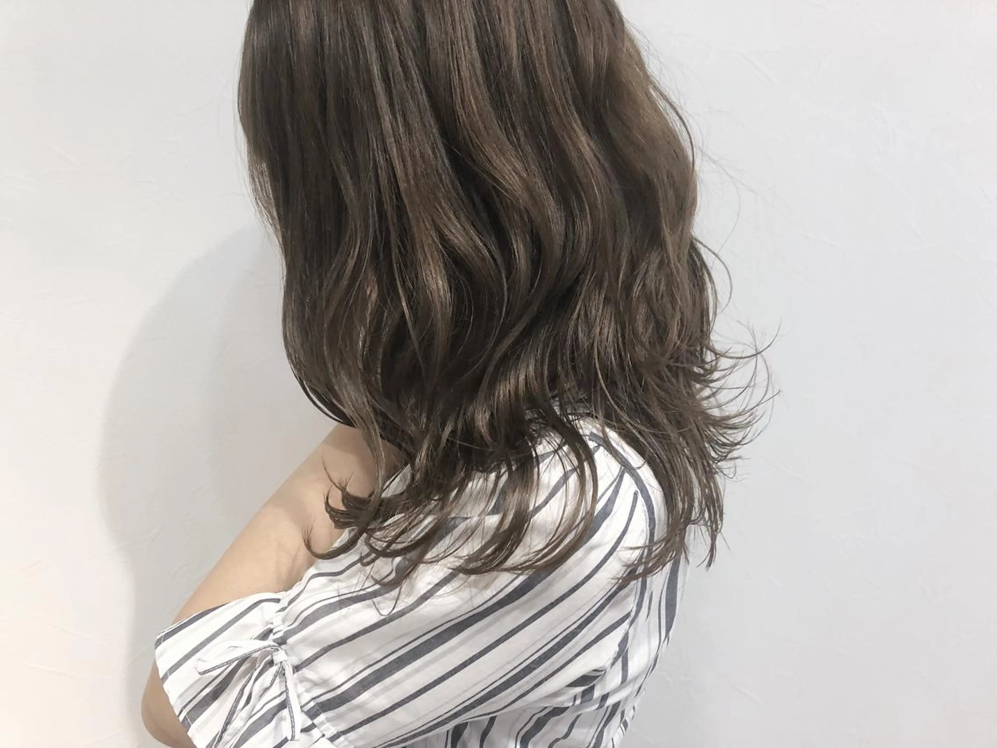 カラー ハイライトカラー reverie【レヴリー】所属・夜23時まで予約🉑 reverieあきらのヘアスタイル