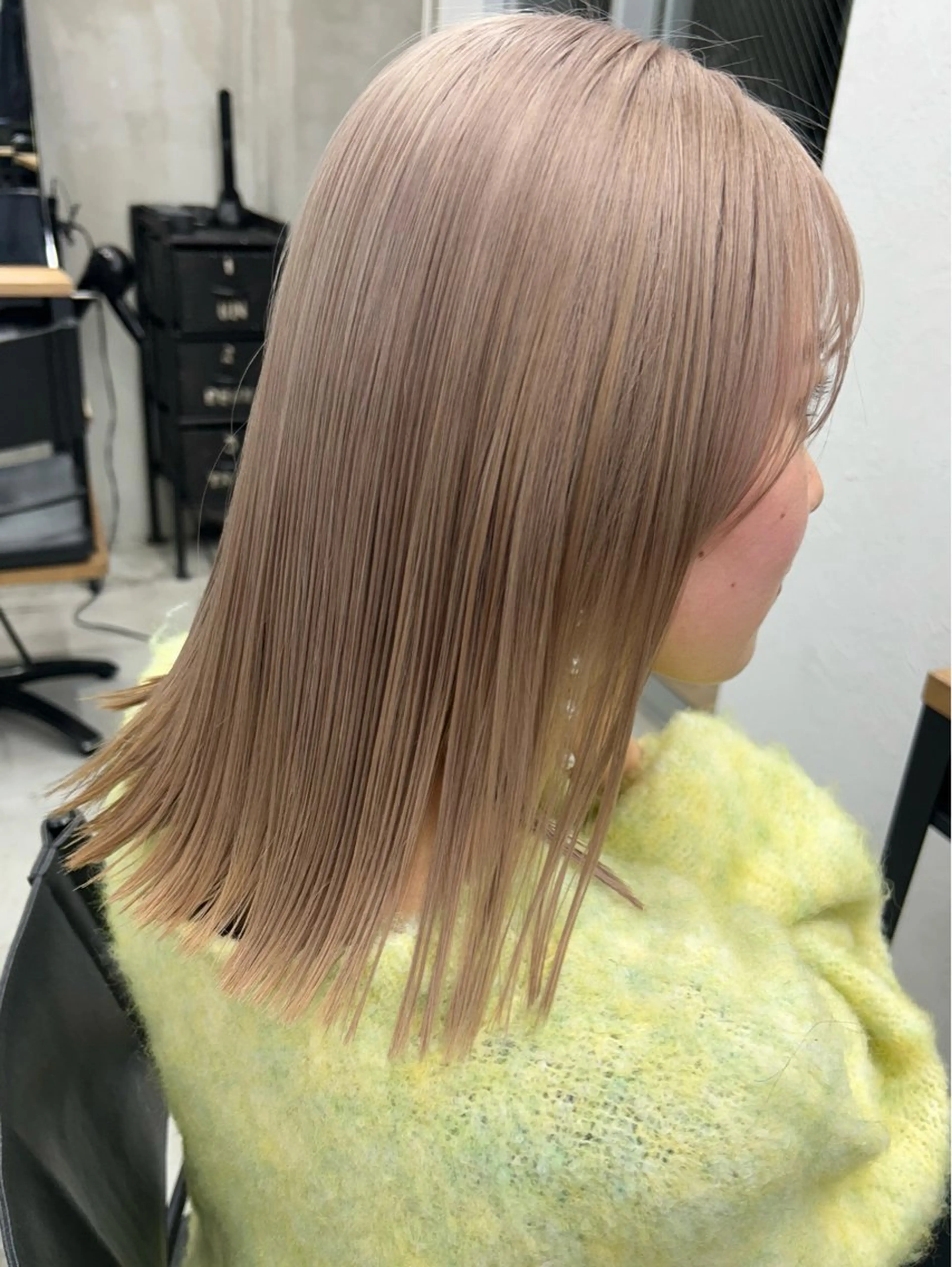 ミディアム カラー メンズ ベージュカラー ミルクティーベージュ カット ヘアカラー トリートメント 🧸艶々韓国ヘア 🧁mizunaのヘアスタイル