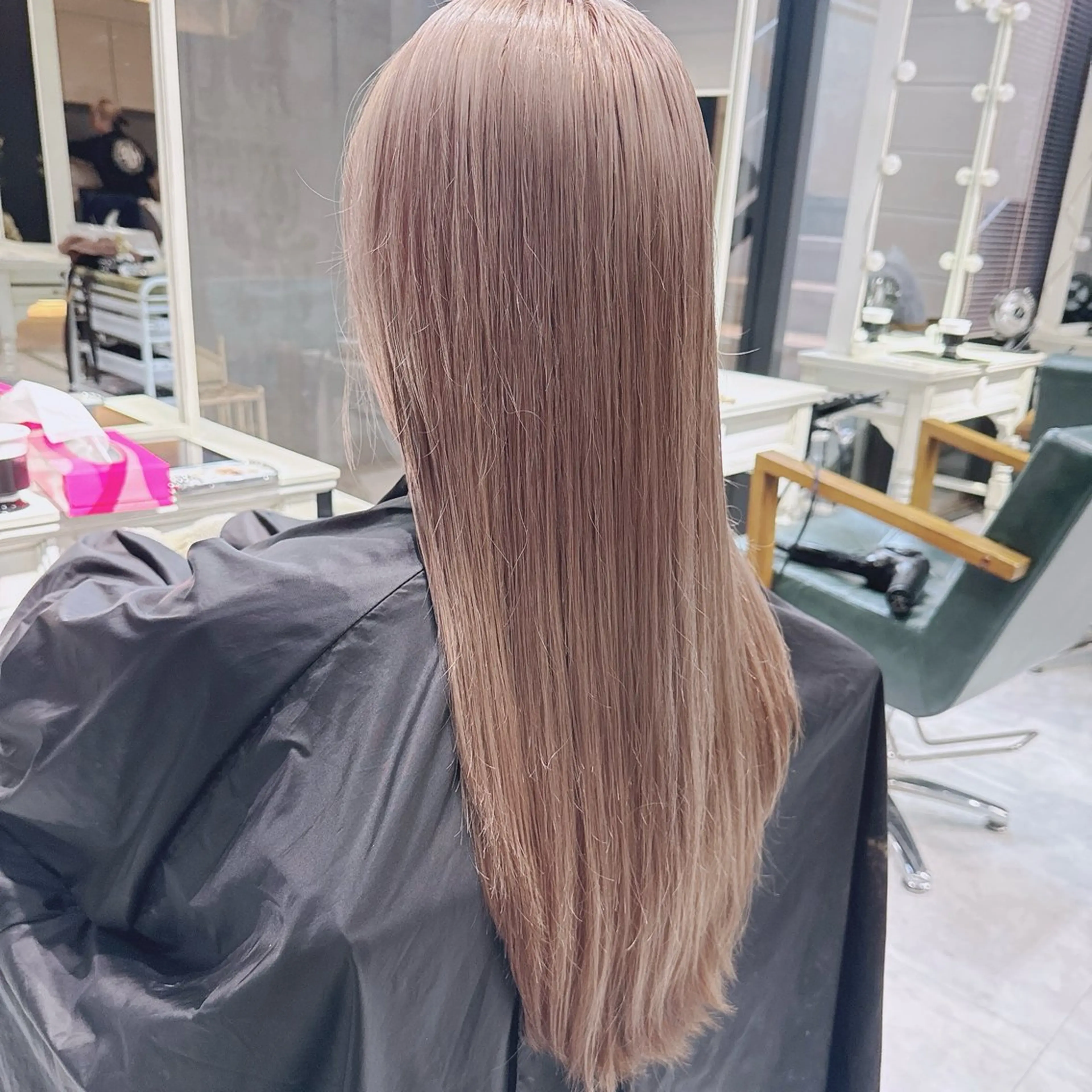 ロング カラー ベージュカラー ブリーチ デザインカラー ハイトーンカラー ミルクティーベージュ ヘアカラー トリートメント ヘアセット DAYS Men’sのヘアスタイル
