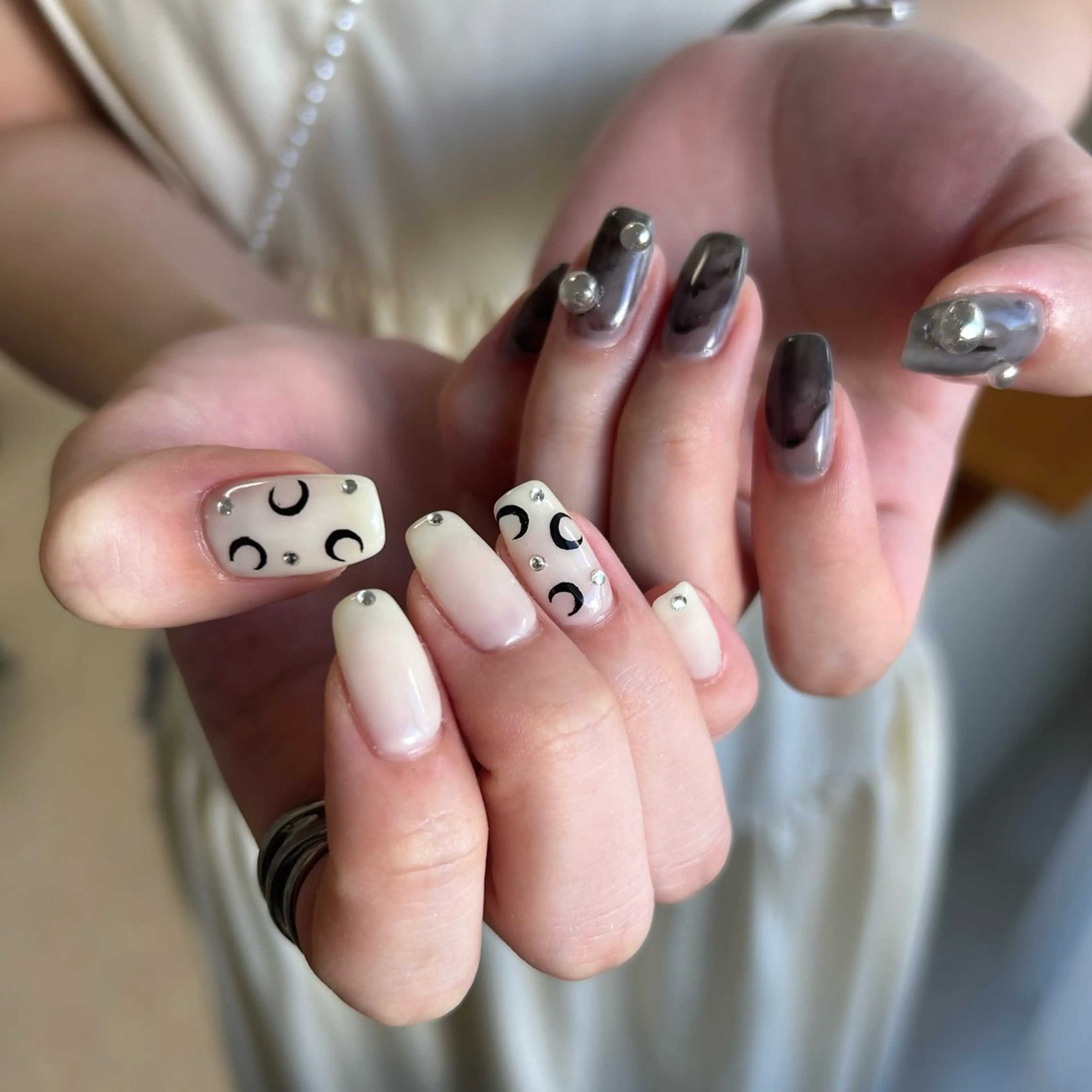 ネイル ブラウン フレンチネイル マグネットネイル ニュアンスネイル オフィスネイル ハンドネイル Lull ネイル/ HBL/ハンドケアのネイルデザイン