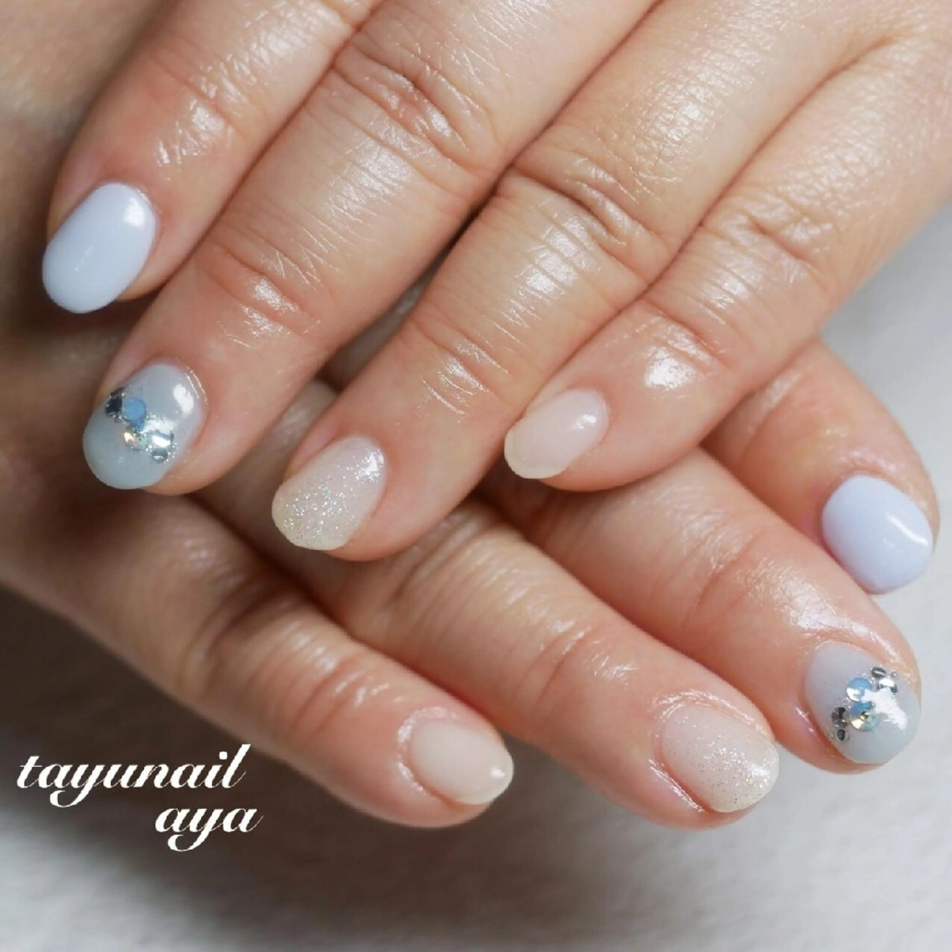 ネイル ブルー ジェルネイル キラキラネイル パラジェル 冬ネイル ネイルサロン 【たゆnail】のネイルデザイン