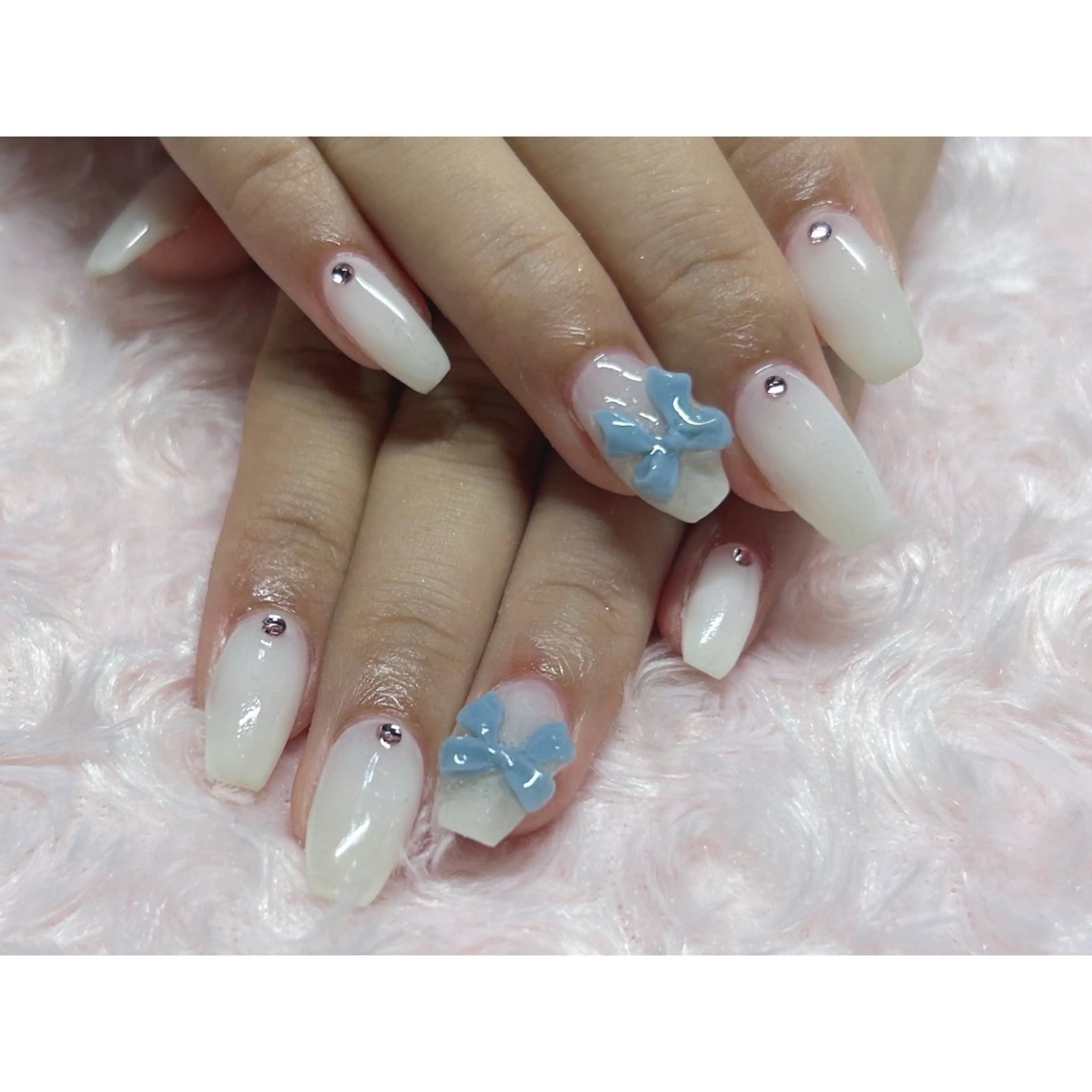 ネイル ストーンネイル ハンドネイル 横浜駅東口 🐬🫧 ｵｰﾀのネイルデザイン