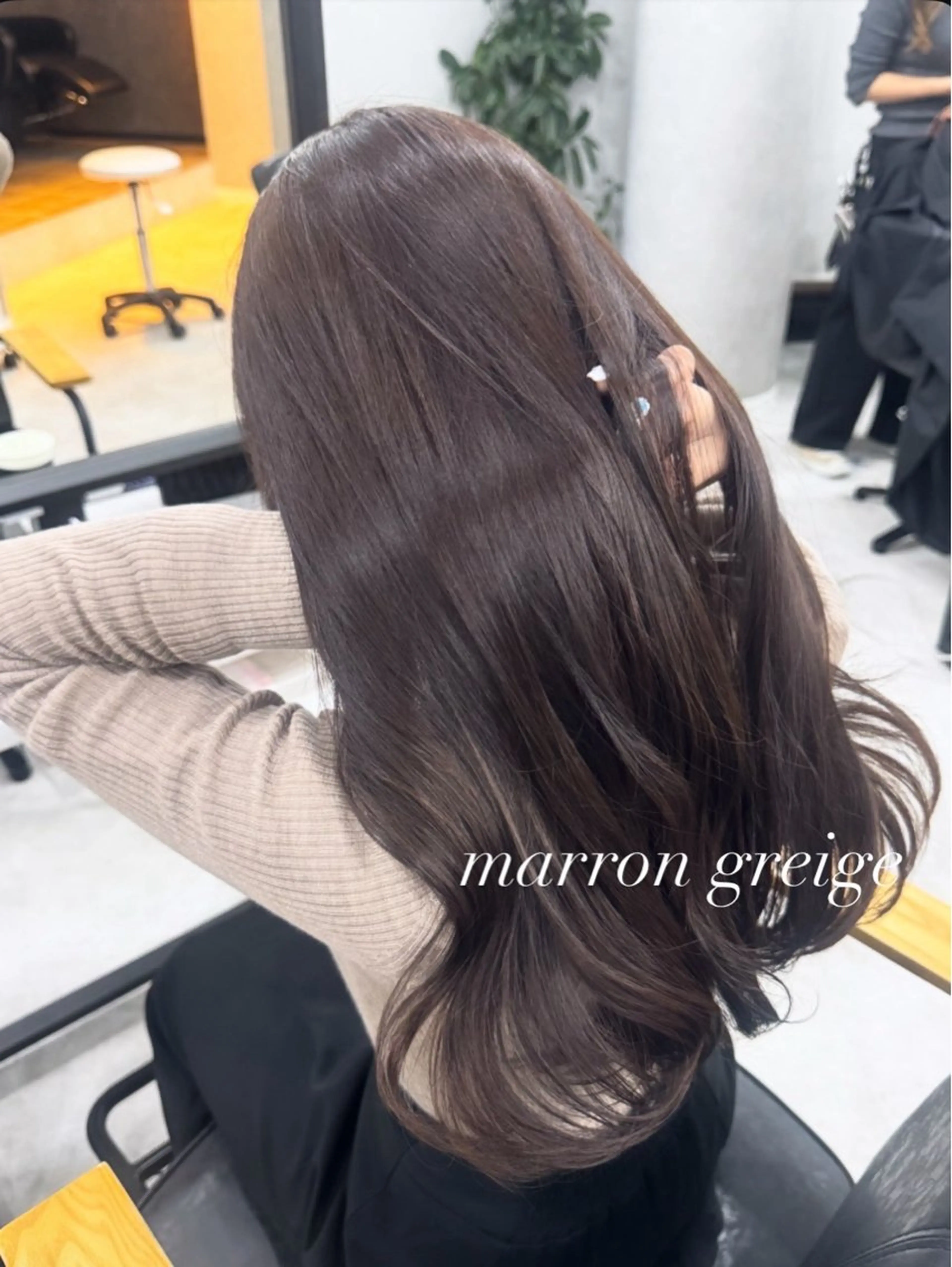 ロング カラー ベージュカラー ブリーチ ブラウンカラー ショコラブラウン ショコラグレージュ カット ヘアカラー トリートメント 赤み無し柔らかカラー 【梅田】madokaのヘアスタイル