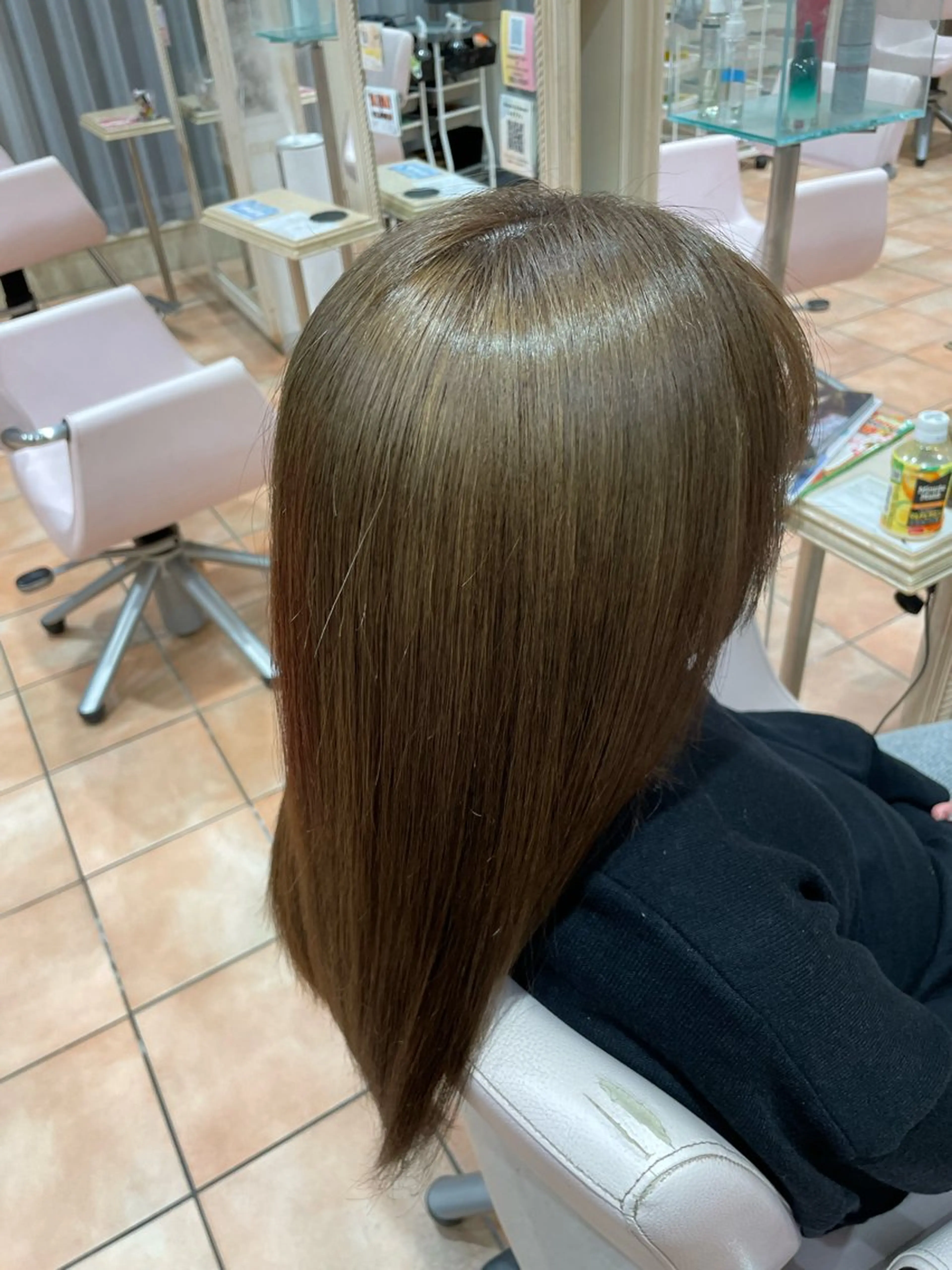 ロング カラー めぞんどぼーて REINAのヘアスタイル