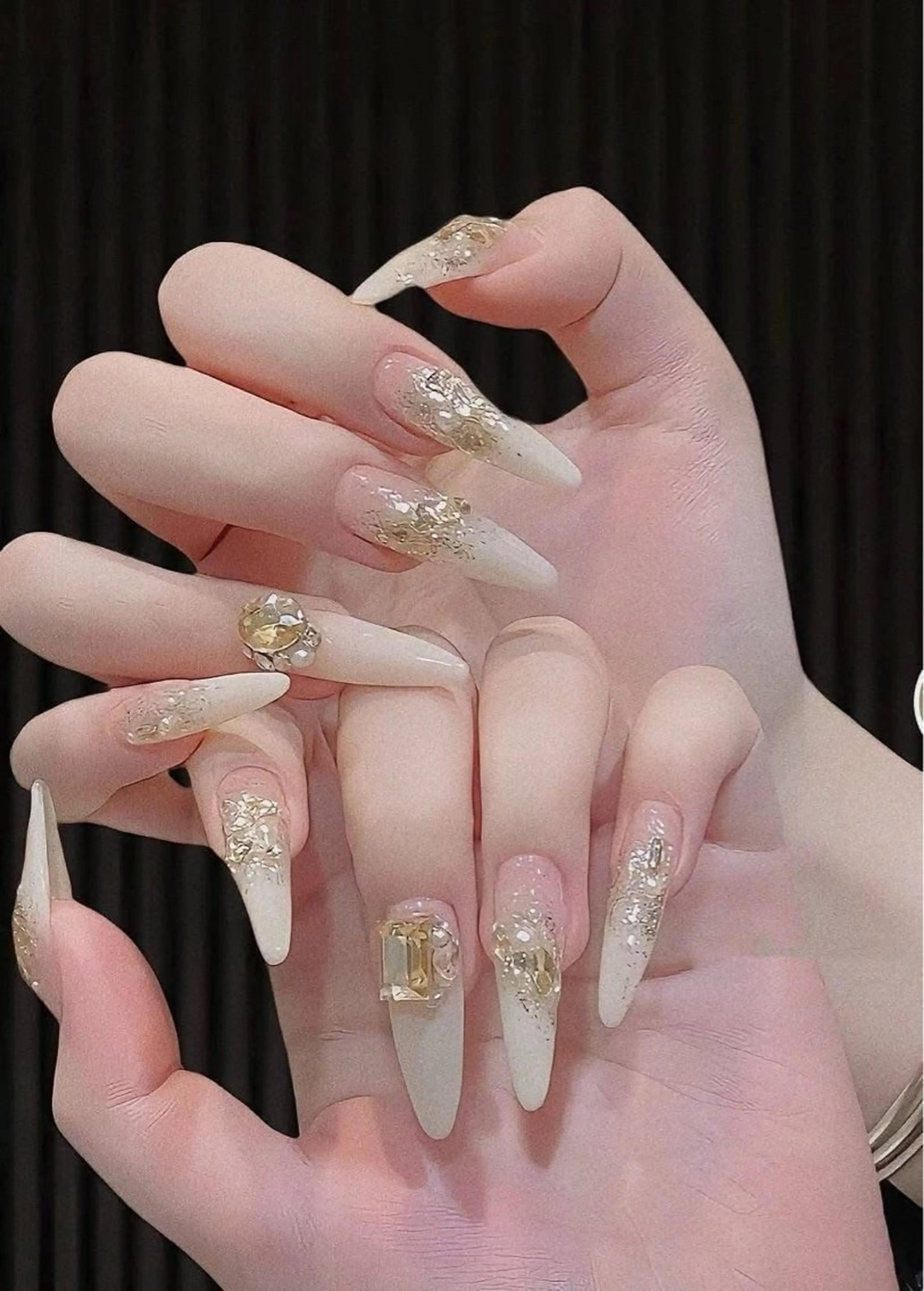 ロング ハンドネイル Bibi beauty spa Osaka所属・Chann Channのネイルデザイン