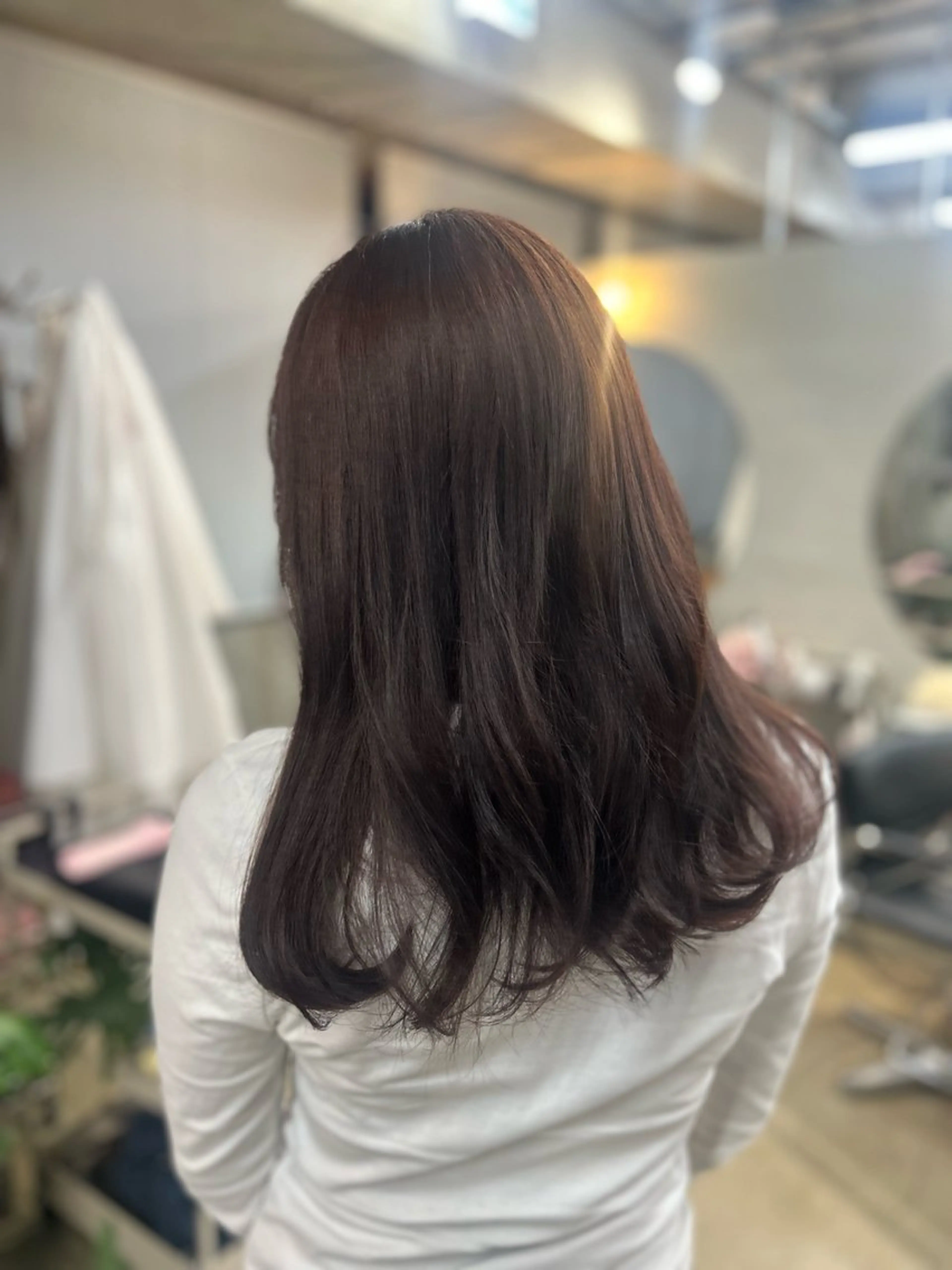 ミディアム カット ヘアカラー サワムラ ソナタのヘアスタイル