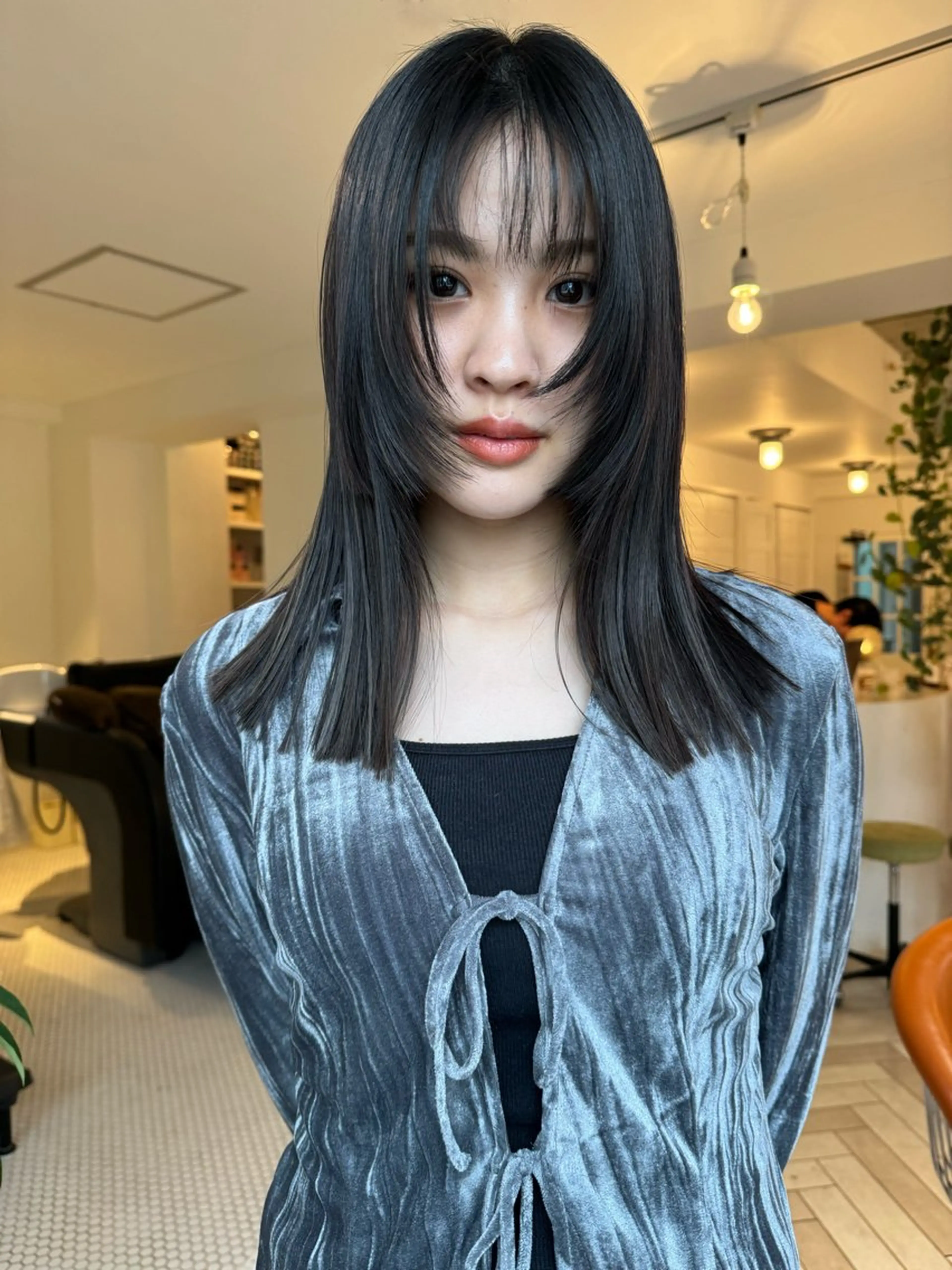 セミロング カット ブリーチカラー🎀 韓国風/寺門美優のヘアスタイル