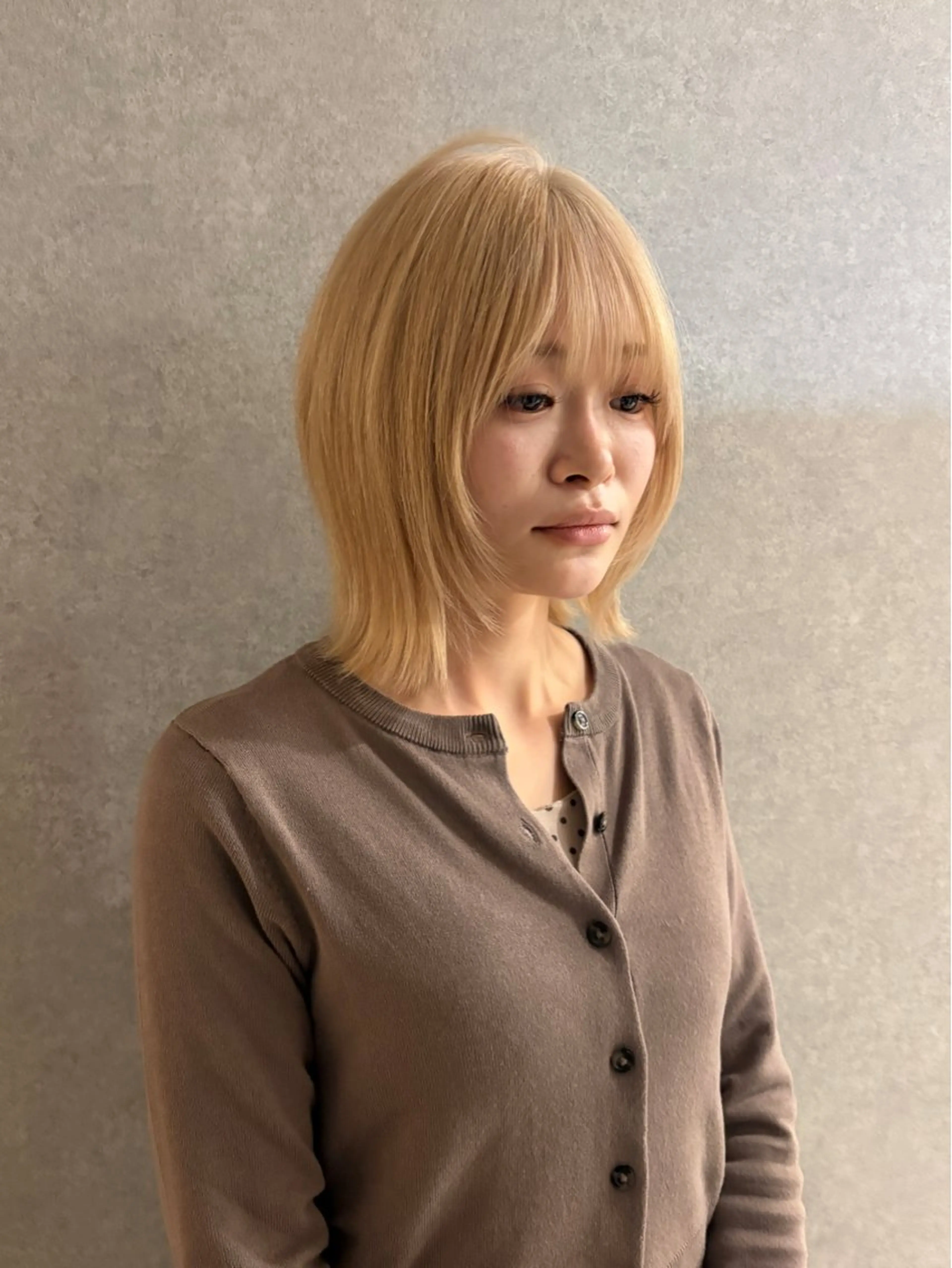 ミディアム ボブ レイヤーカット カット ヘアカラー トリートメント ウルフ/レイヤー/ ブリーチ/牧原歩夢のヘアスタイル