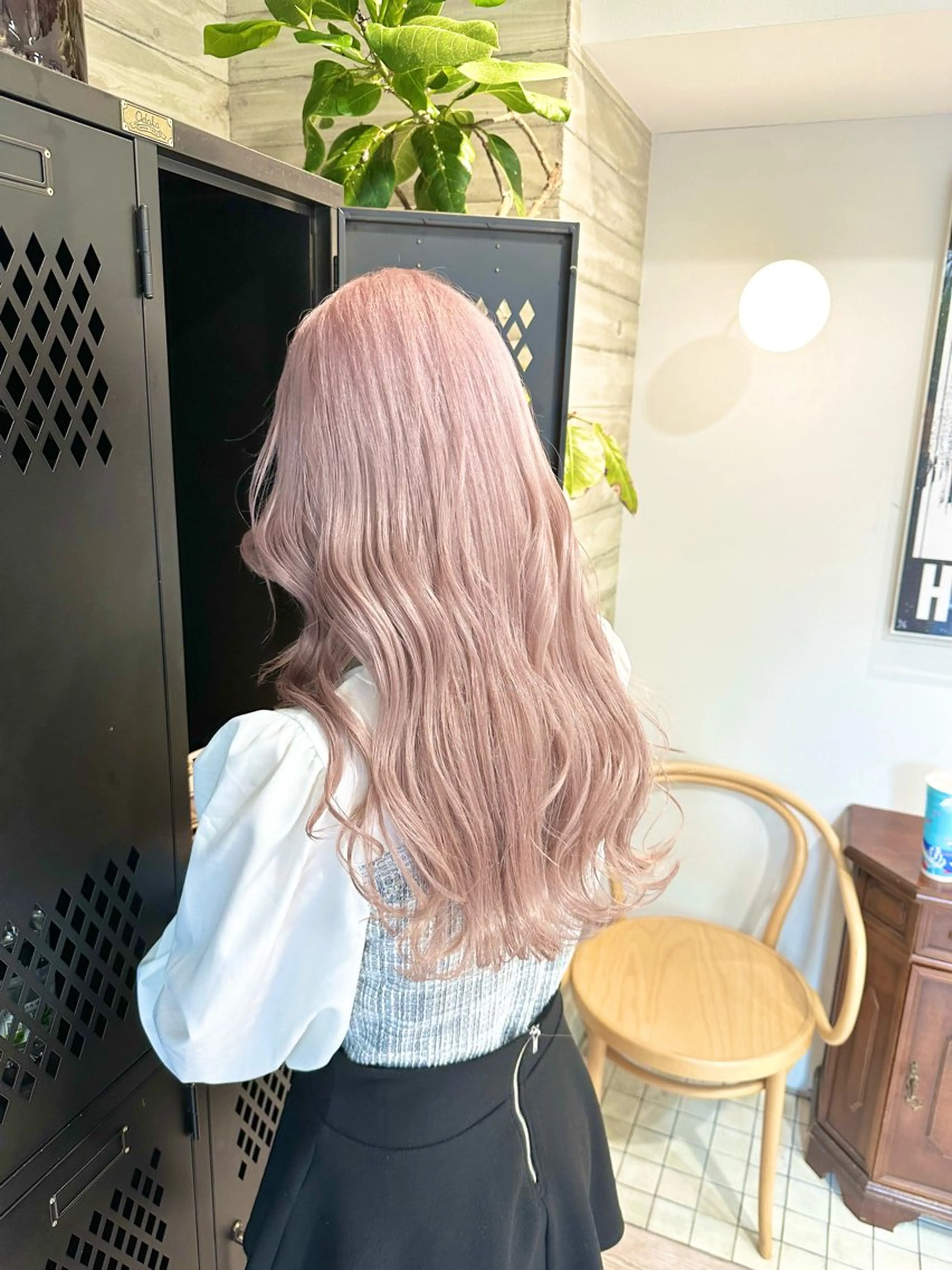 ロング カラー ハイトーンカラー ヘアカラー トリートメント kai .のヘアスタイル