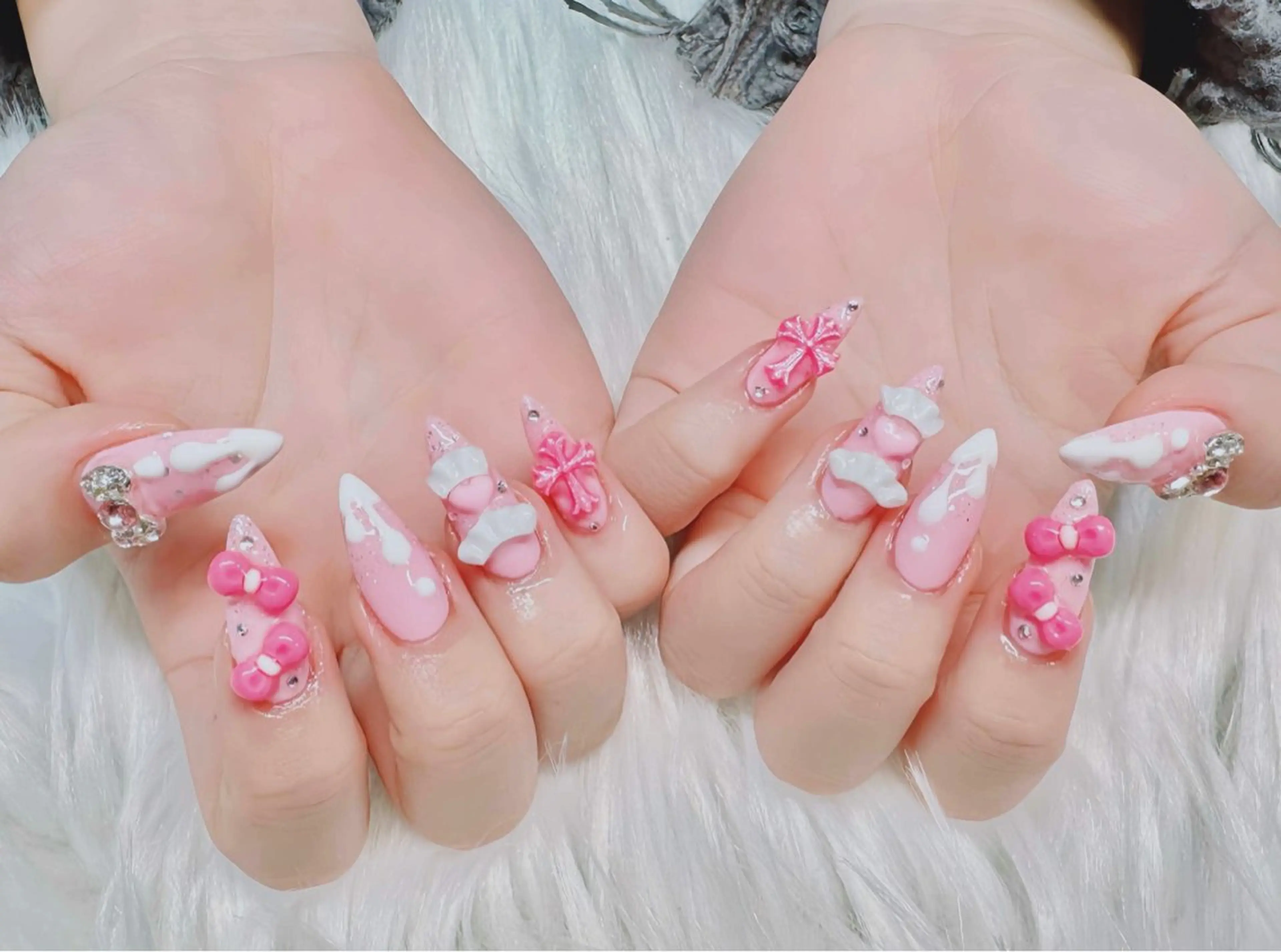 ネイル フットネイル ジェルネイル 韓国ネイル マグネットネイル 持ち込み ハンドネイル AKIKO ネイルサロンのネイルデザイン