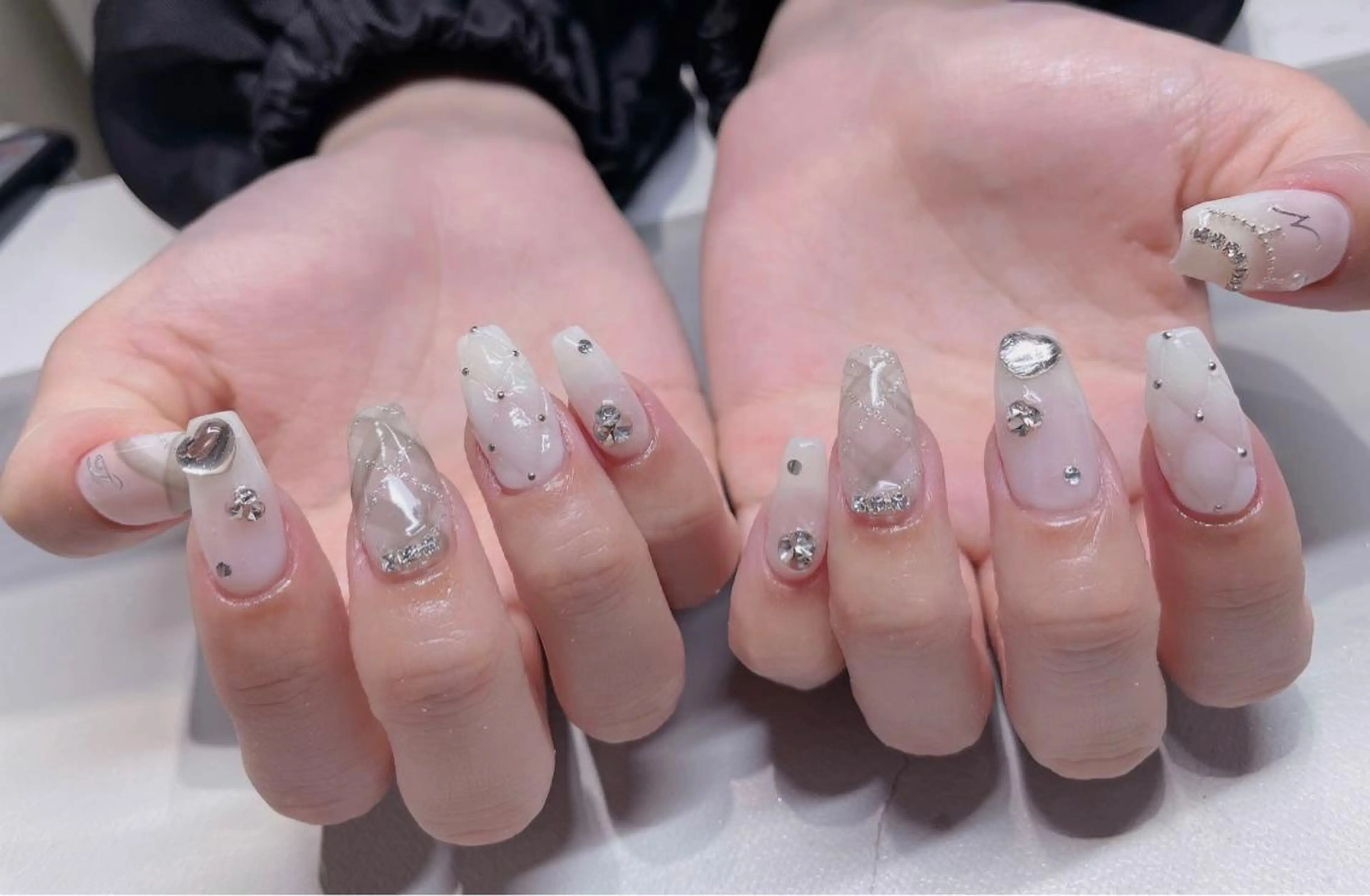 ネイル 美爪パラジェル導入店 Sunnilyのネイルデザイン