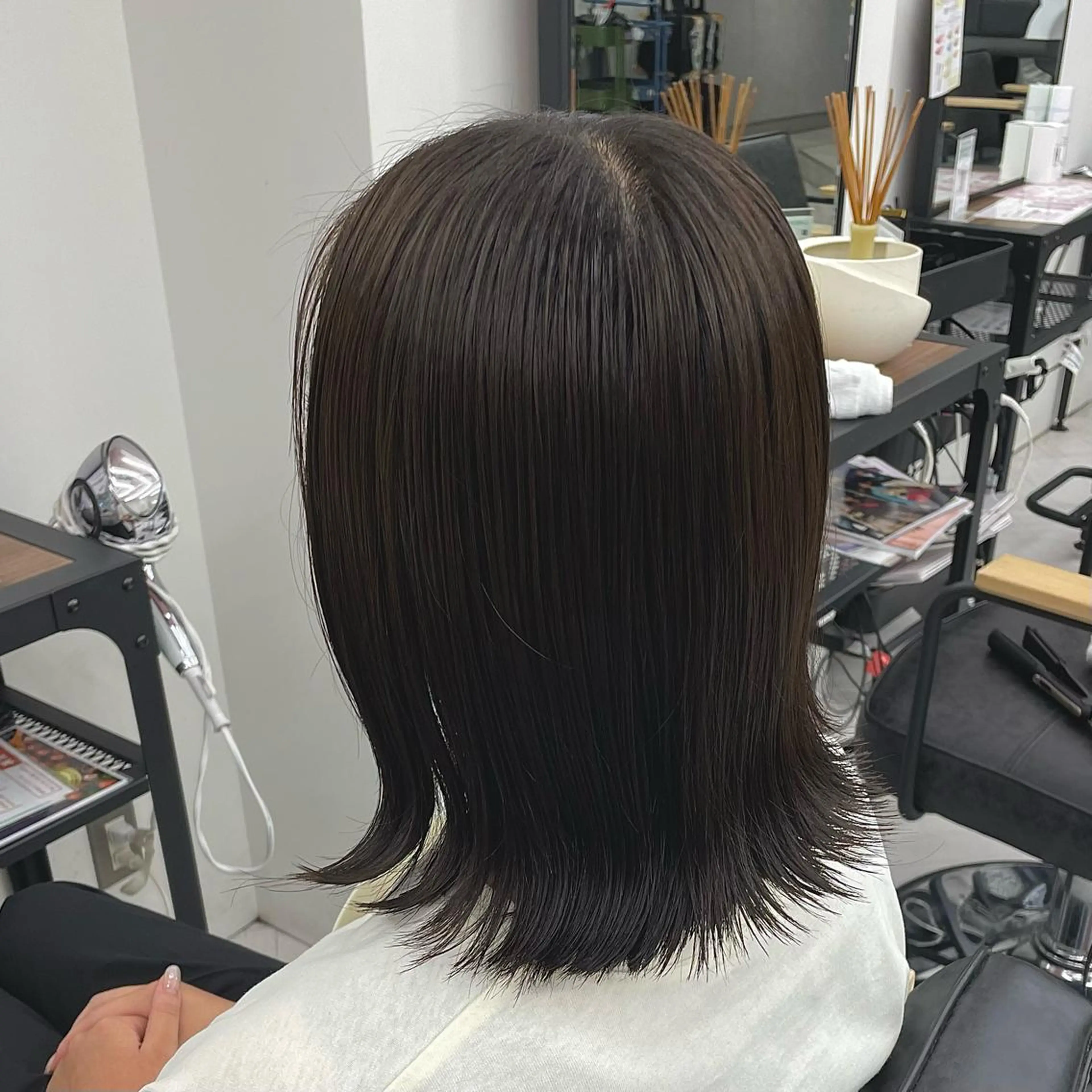 ロング カラー パーマ ヘアアレンジ メンズ キッズ ネイル マツエク・マツパ アイブロウ トリートメント mona/ ストレートスタイル✨のヘアスタイル