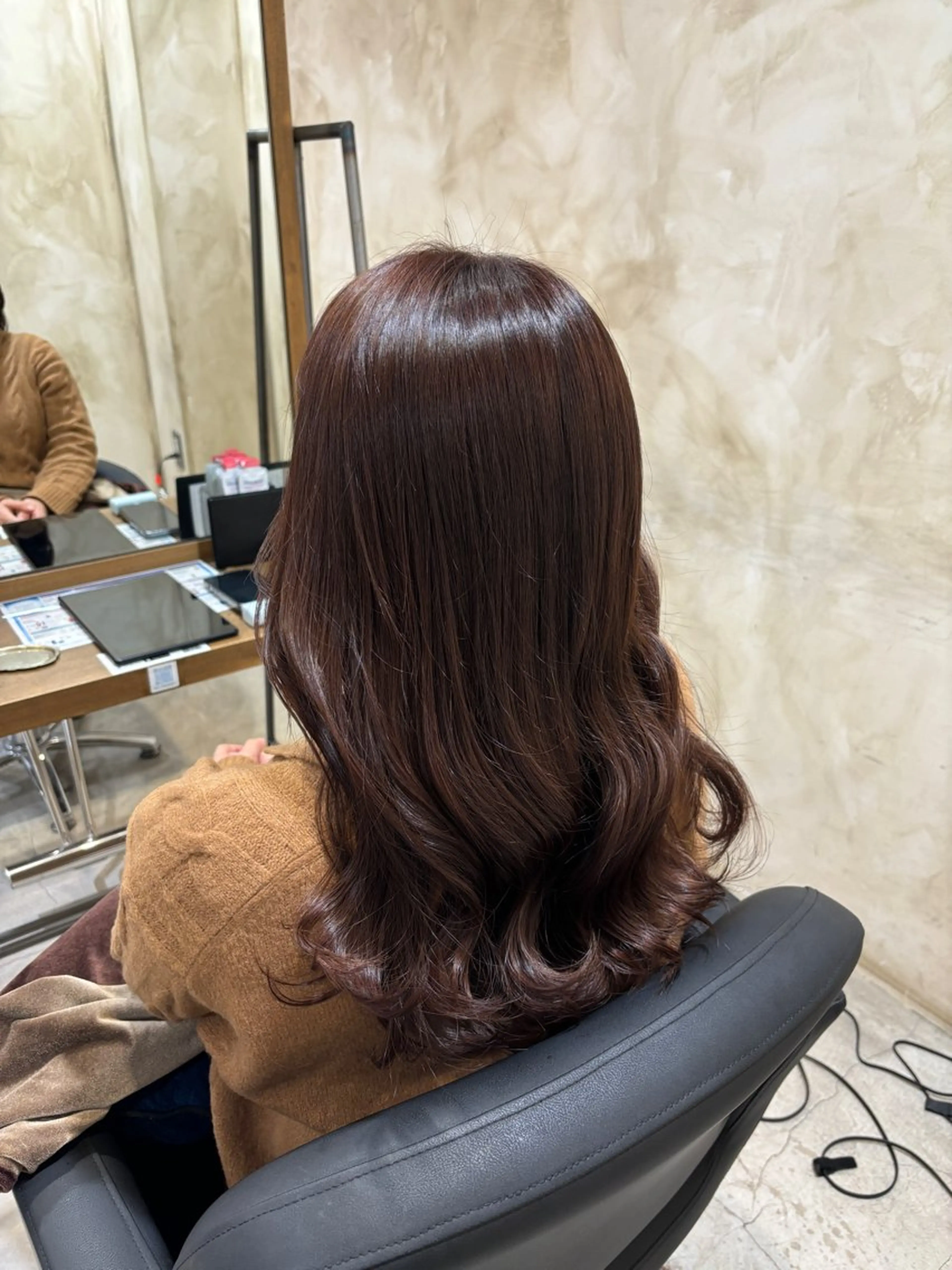 ロング カラー ブラウンカラー ピンクカラー ピンクブラウン ツヤカラー🫧Sae ネイルモデル募集中のヘアスタイル