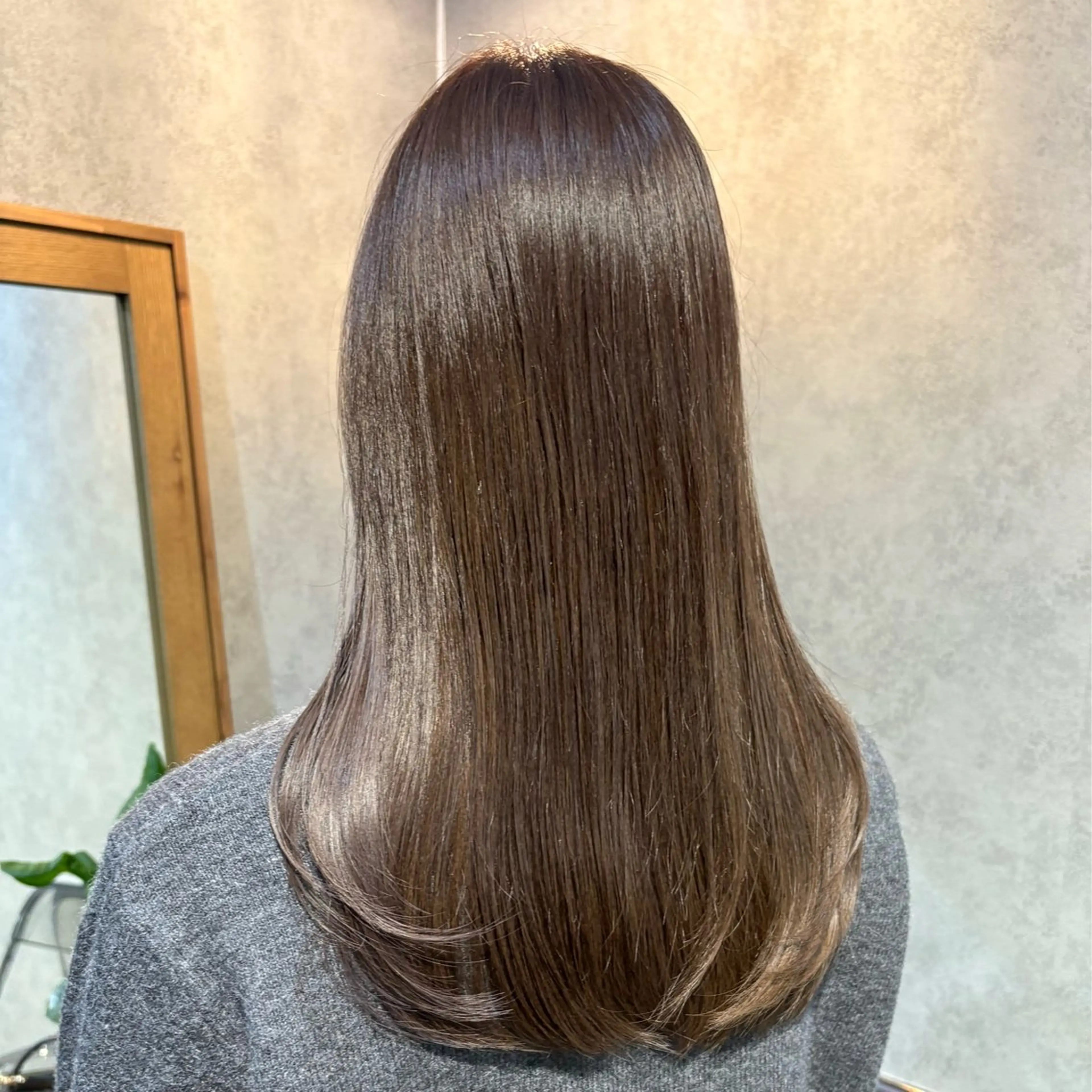 ロング 髪質改善 縮毛矯正 トリートメント レイヤーカット/ ハイライト 千咲季のヘアスタイル