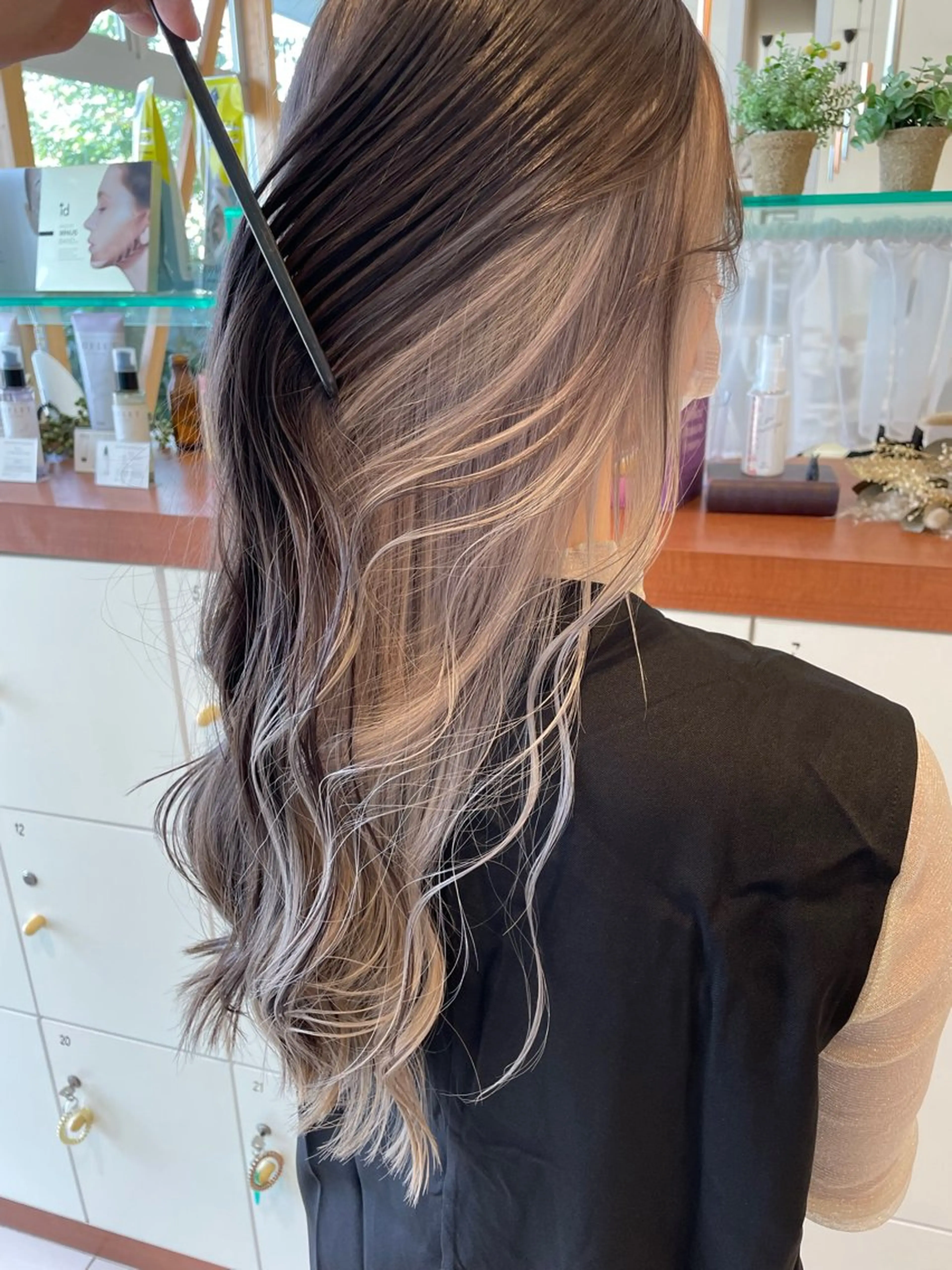 ロング カット ヘアカラー トリートメント 日置 大智のヘアスタイル